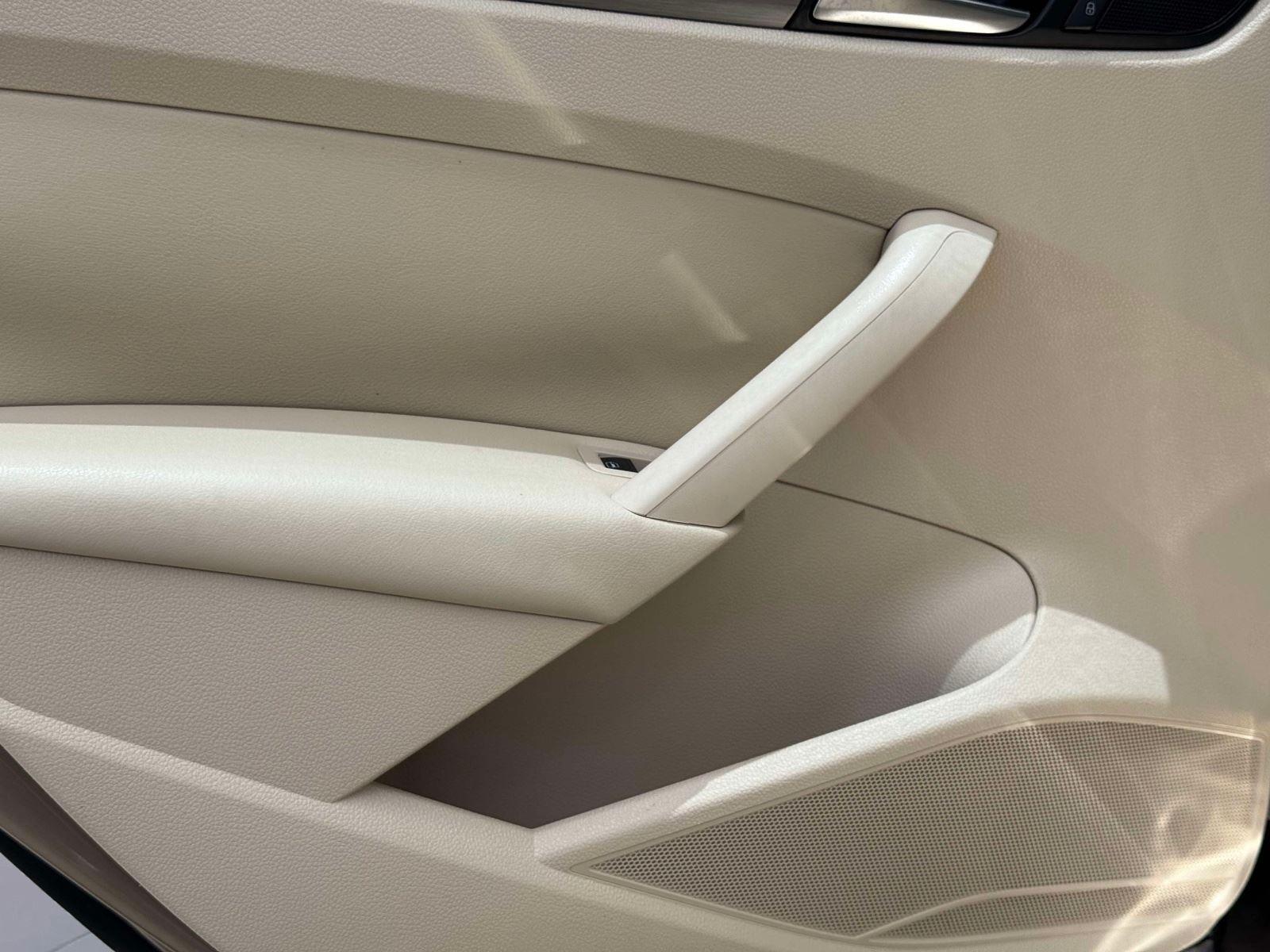 2015 Volkswagen Passat 1.8T SE
