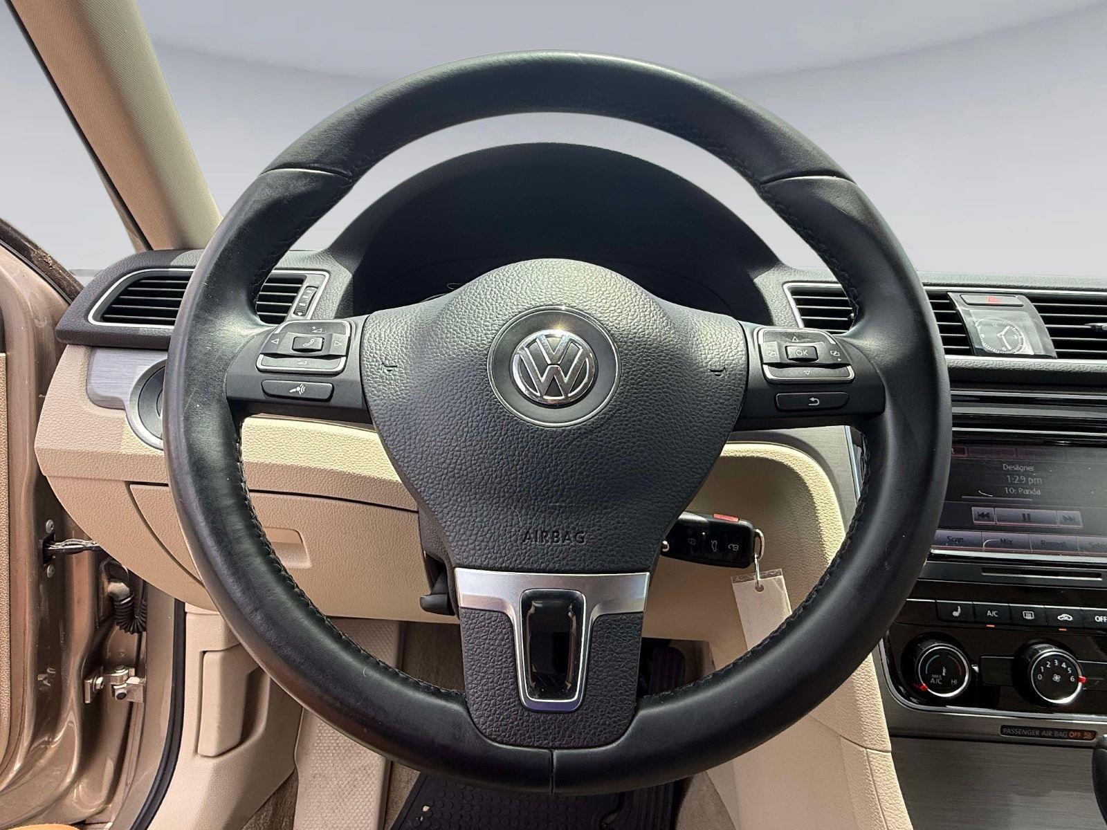2015 Volkswagen Passat 1.8T SE