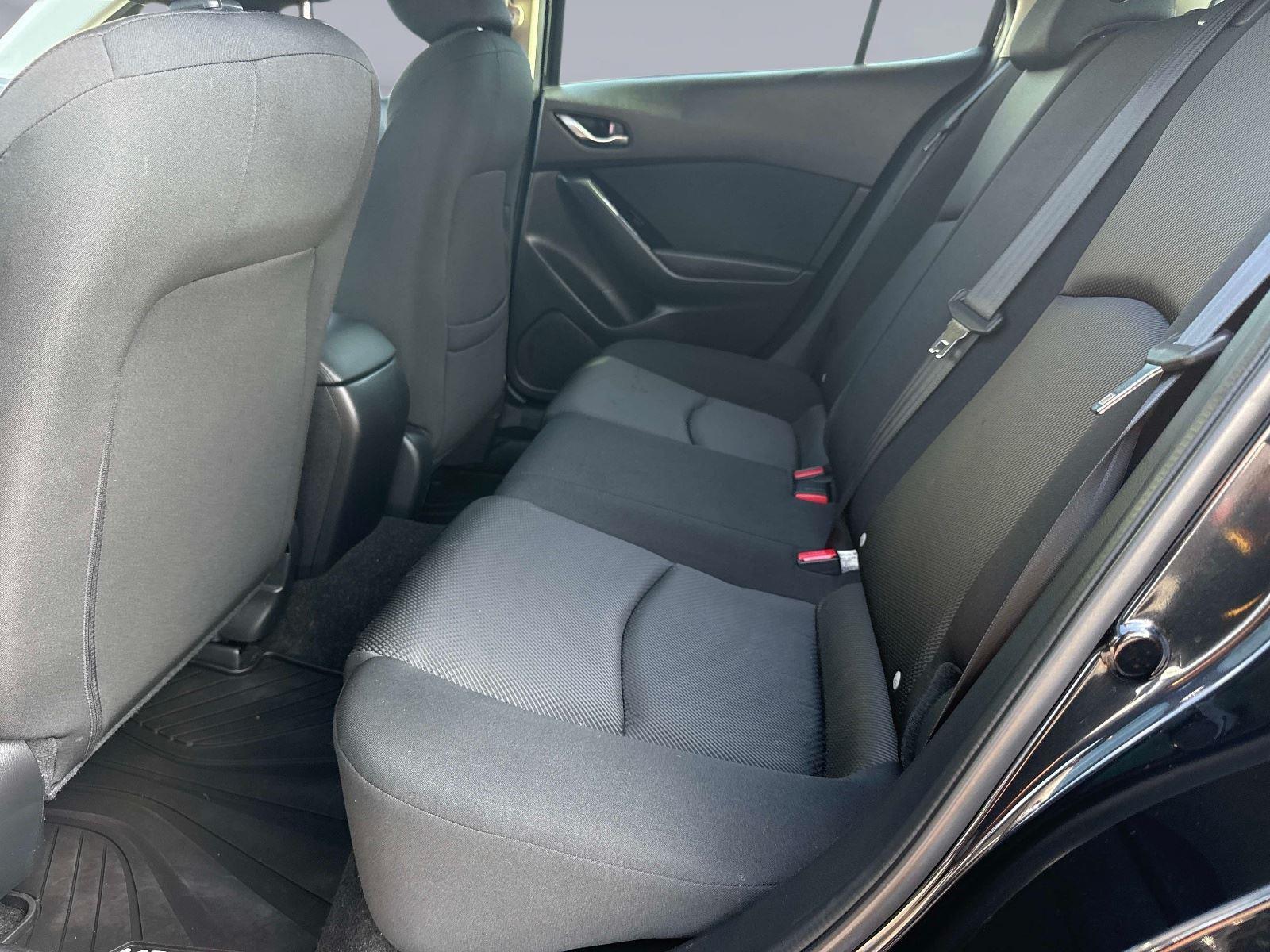 2018 Mazda Mazda3 5-Door Sport