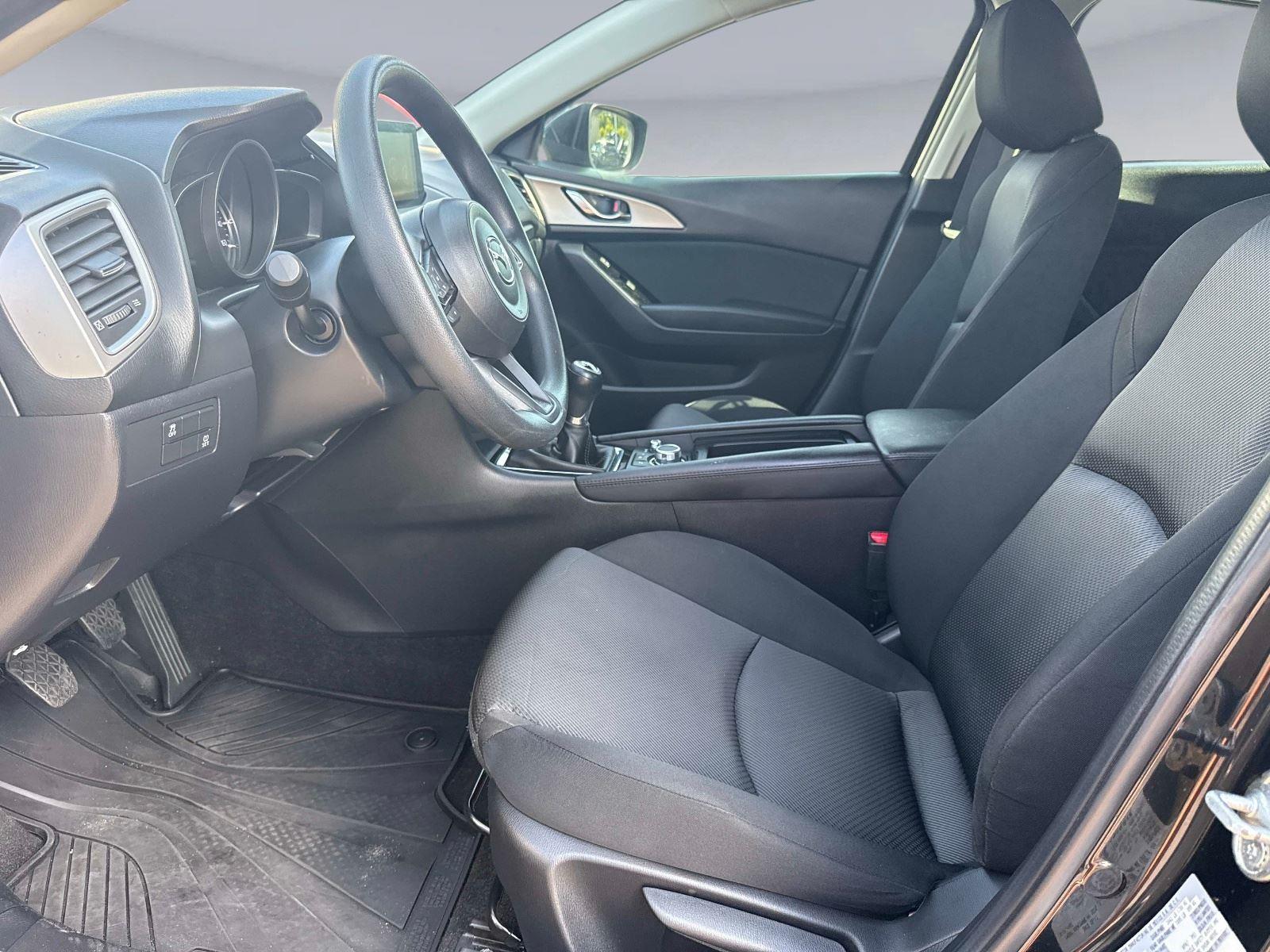 2018 Mazda Mazda3 5-Door Sport