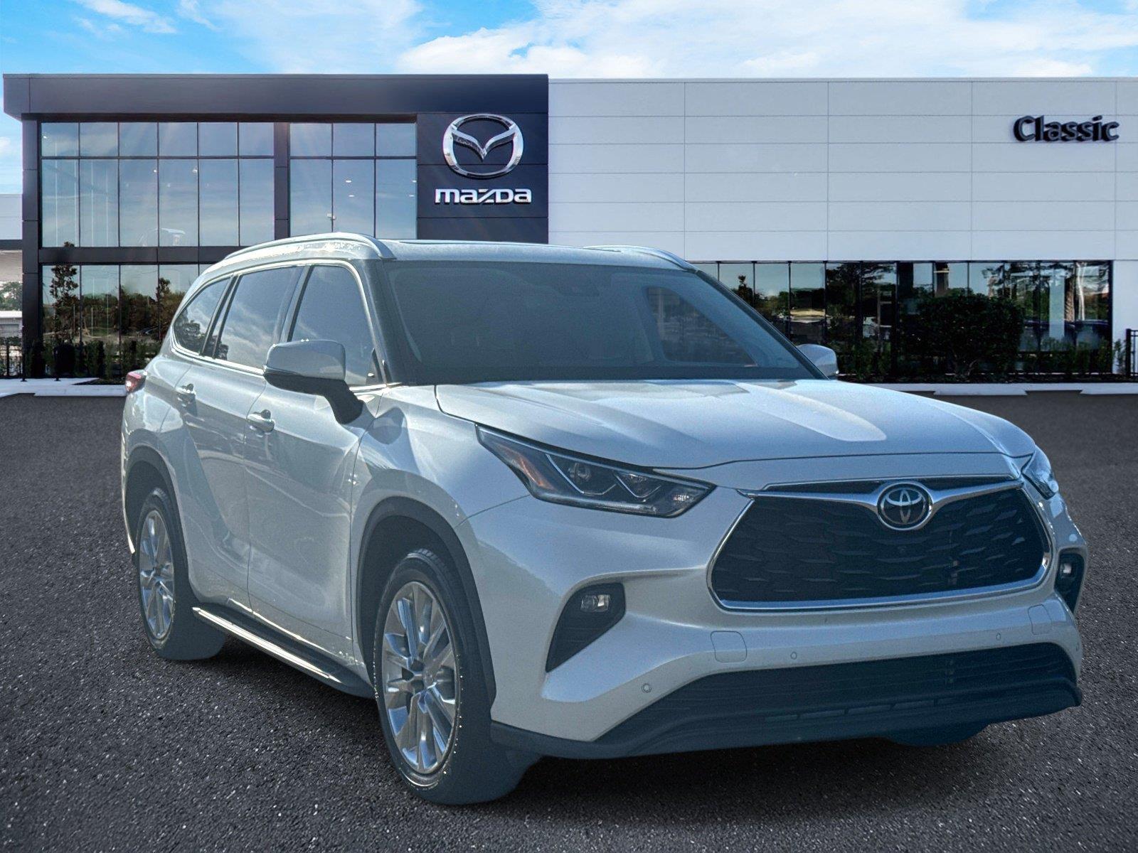 White (Blizzard Pearl) 2021 Toyota Highlander SUV / Crossover Front-Wheel Drive Automatic