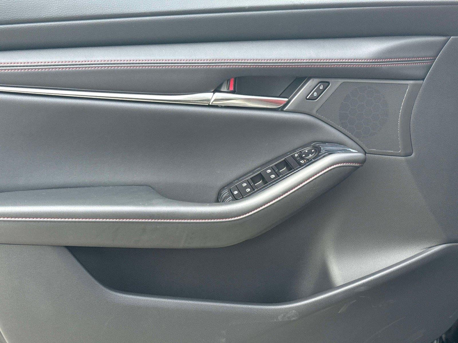 2026 Mazda Mazda3 Sedan 2.5 S Carbon Edition