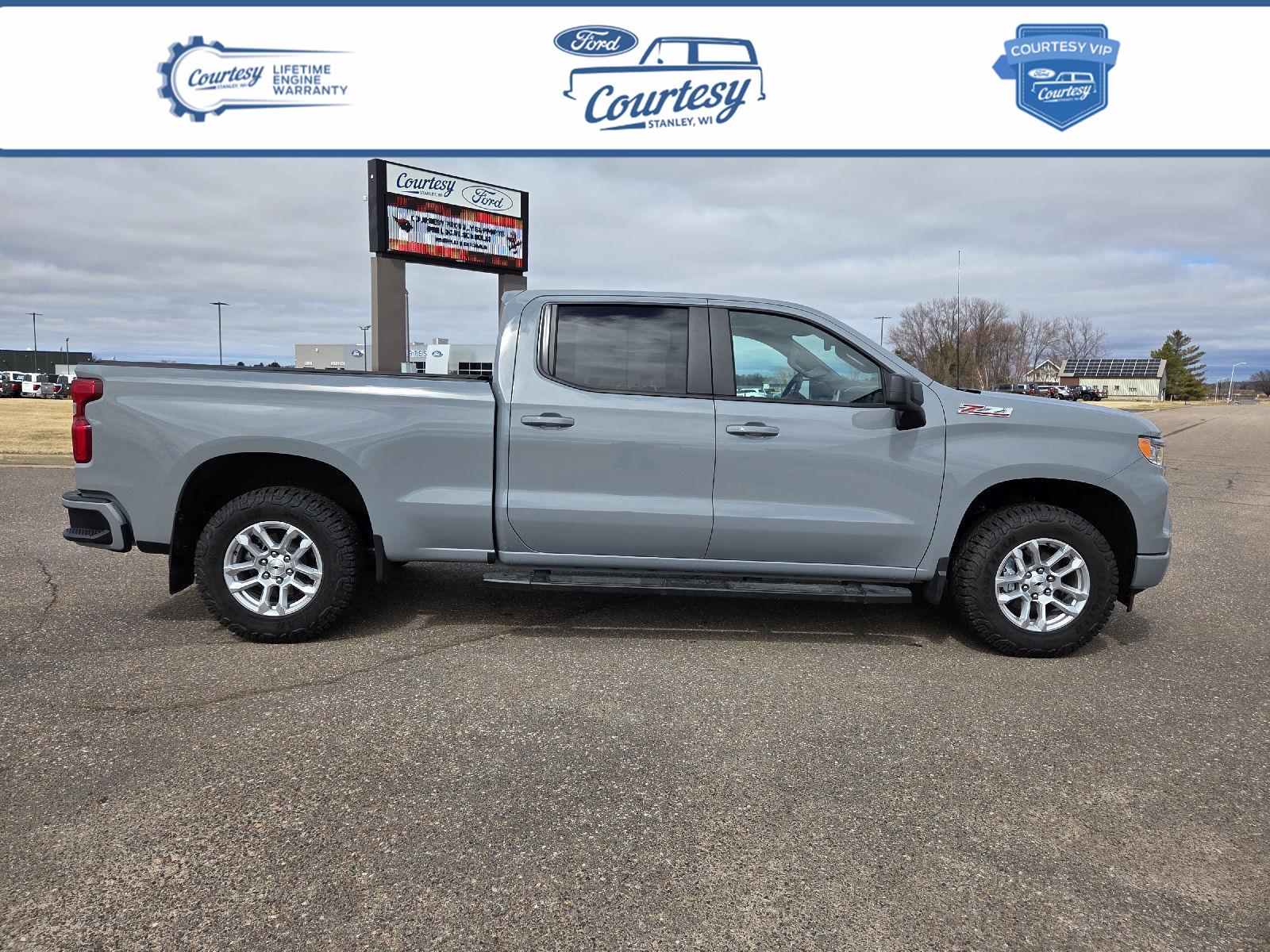 Slate Gray Metallic 2025 Chevrolet Silverado 1500 RST Crew Cab 4WD Pickup Truck Four-Wheel Drive Automatic