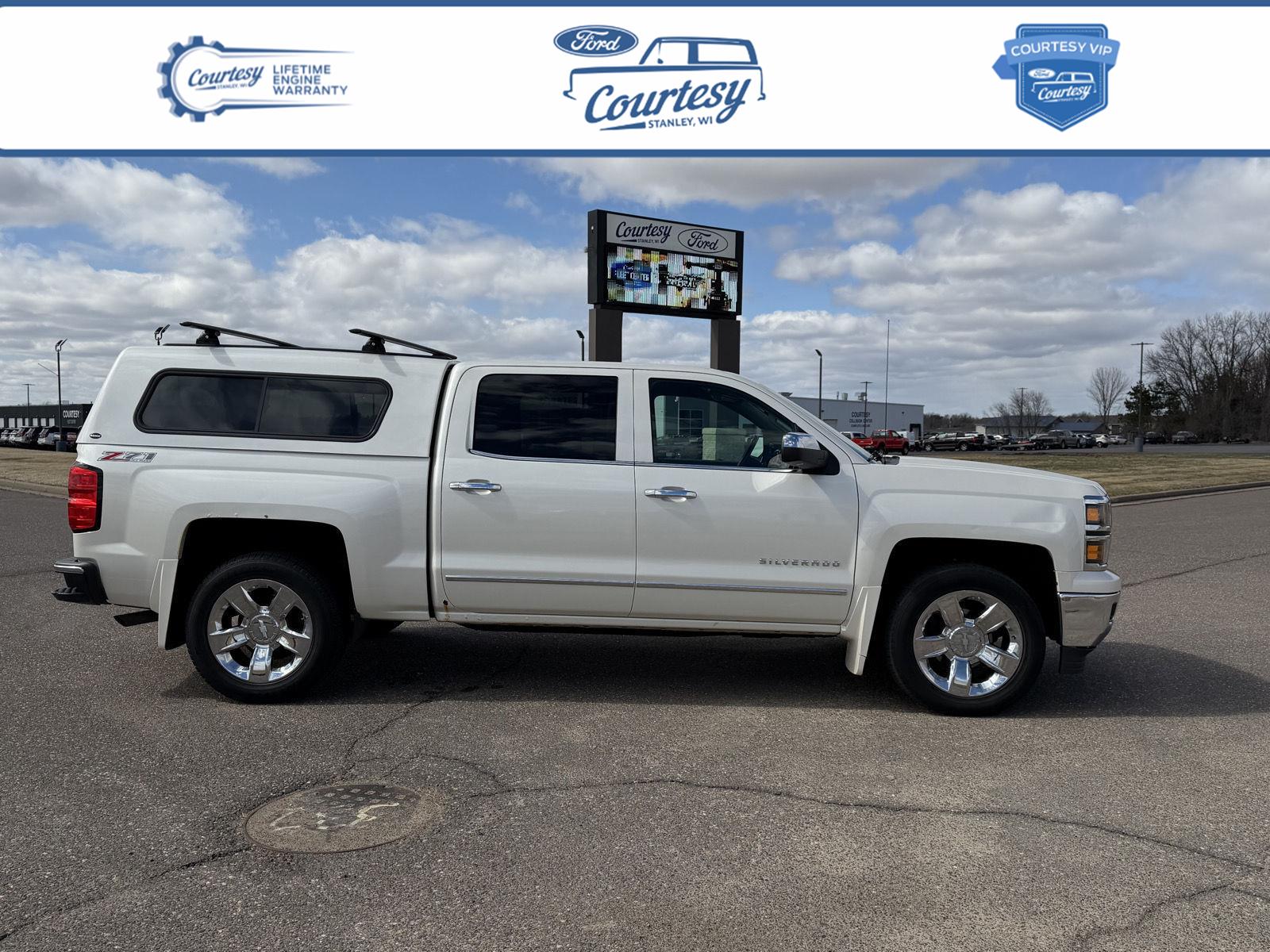 White Diamond Tricoat 2015 Chevrolet Silverado 1500 LTZ Crew Cab 4WD Pickup Truck Four-Wheel Drive 6-Speed Automatic