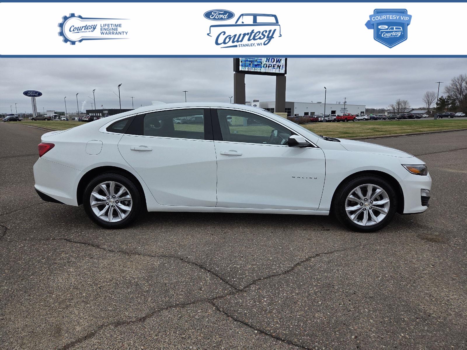 Summit White 2023 Chevrolet Malibu LT with 1LT FWD Sedan Front-Wheel Drive Continuously Variable Transmission