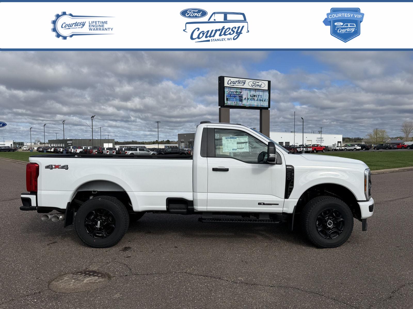 White 2026 Ford F-250 Super Duty Pickup Truck Four-Wheel Drive Automatic