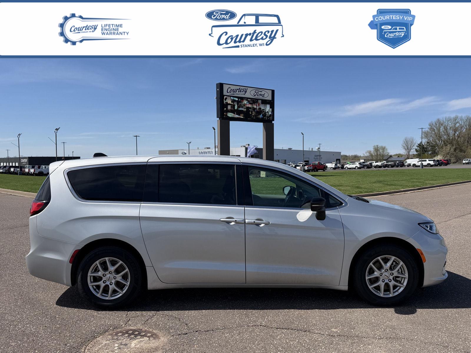 2024 Chrysler Pacifica Touring L FWD