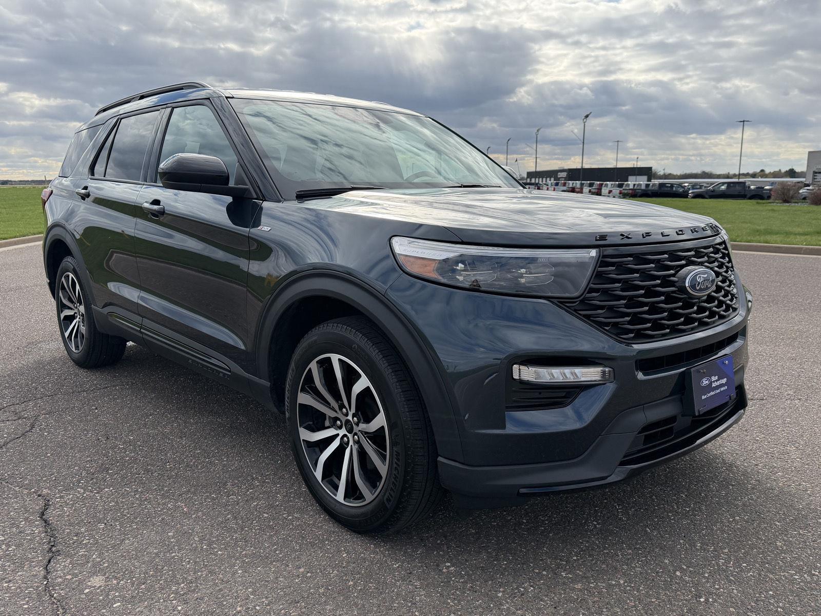 View vehicle photo 3