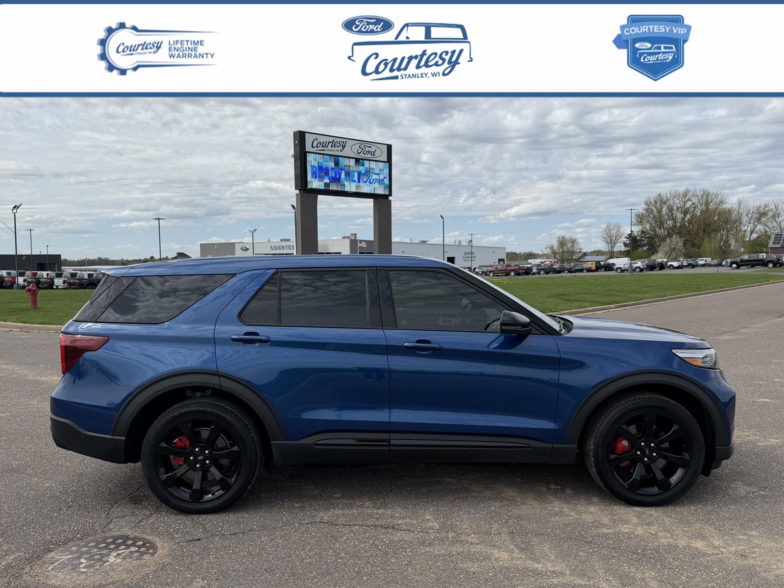 Atlas Blue Metallic 2022 Ford Explorer SUV / Crossover All-Wheel Drive Automatic