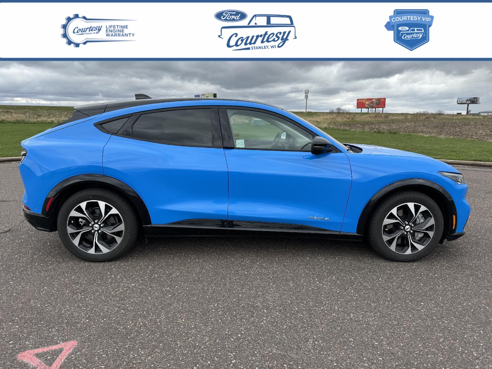 2023 Ford Mustang Mach-E Premium AWD