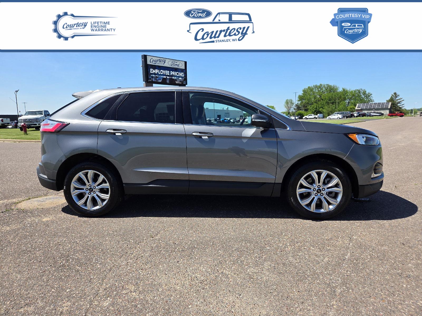 Carbonized Gray Metallic 2024 Ford Edge Titanium AWD SUV / Crossover All-Wheel Drive 8-Speed Automatic