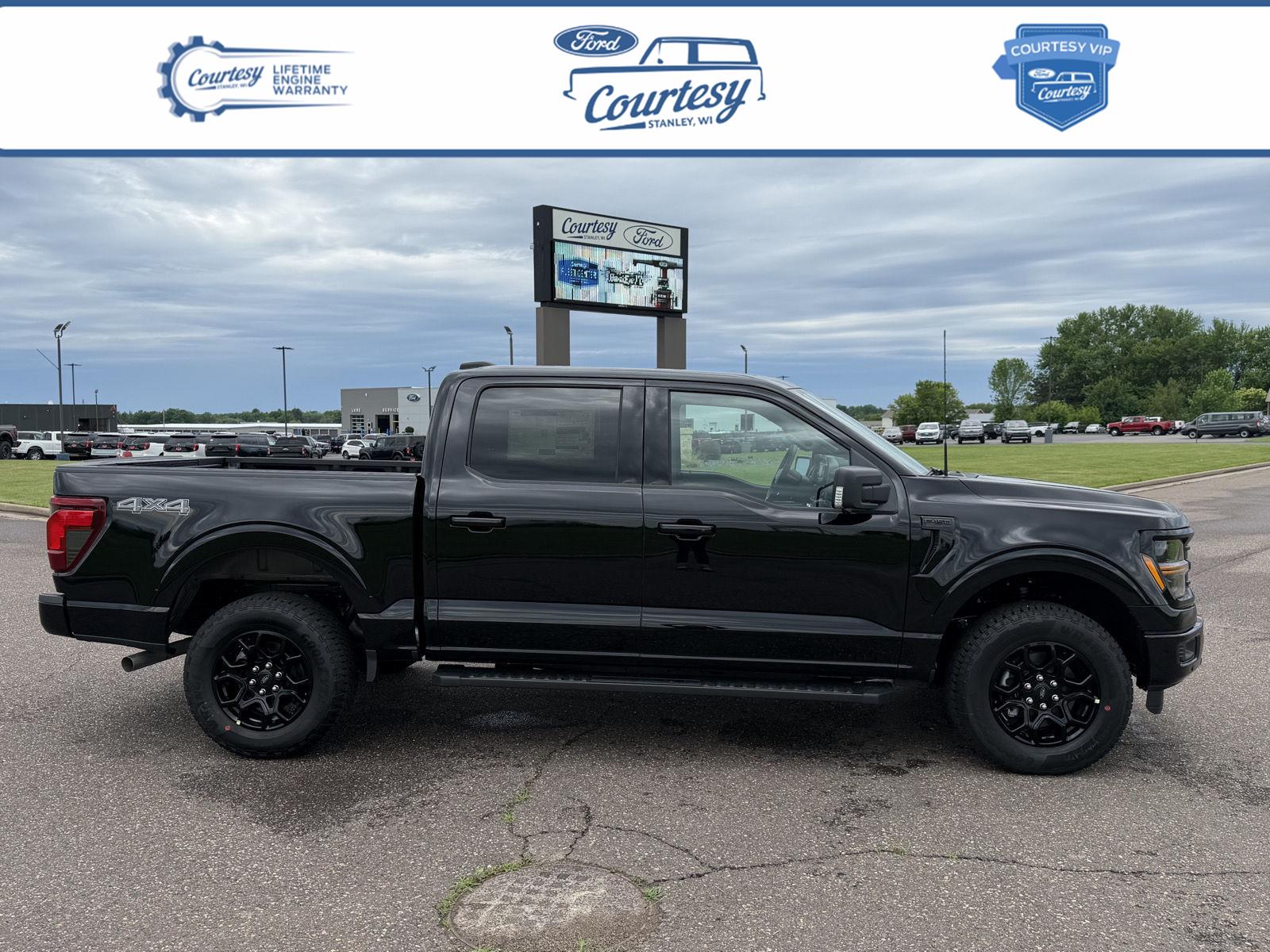 Agate Black Metallic 2026 Ford F-150 Pickup Truck Four-Wheel Drive Automatic