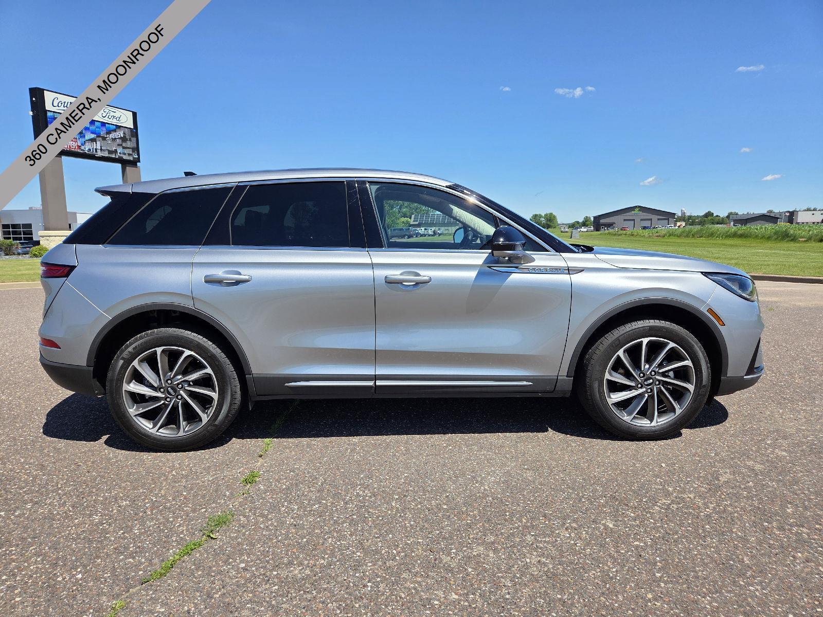 Silver Radiance Metallic Clearcoat 2024 Lincoln Corsair SUV / Crossover All-Wheel Drive 8-Speed Automatic