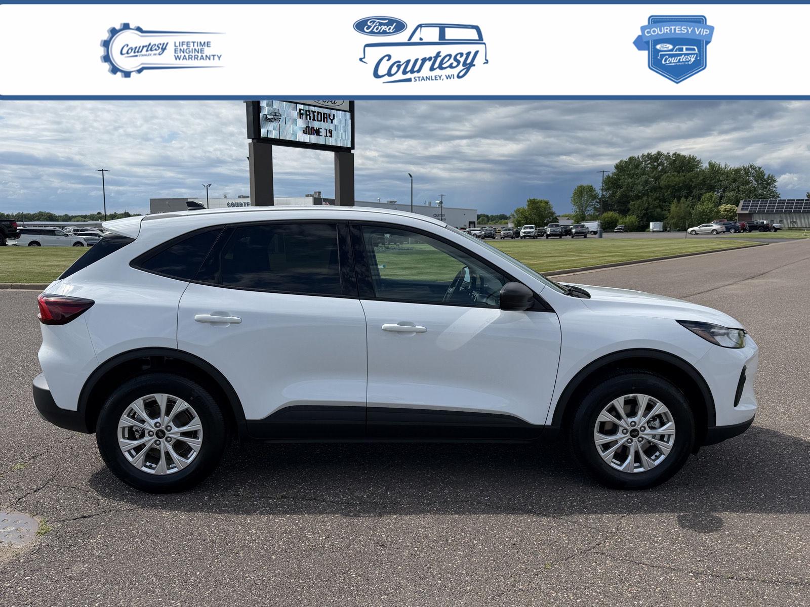 Oxford White 2026 Ford Escape SUV / Crossover All-Wheel Drive 8-Speed Automatic