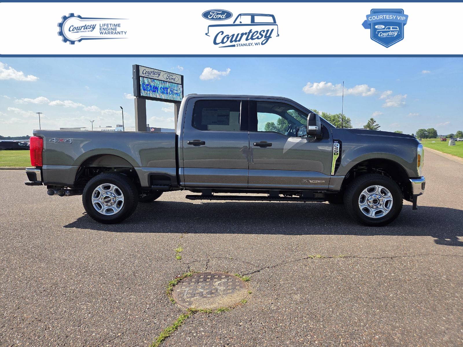 CARBONGRAY 2026 Ford F-250 Super Duty Pickup Truck Four-Wheel Drive Automatic