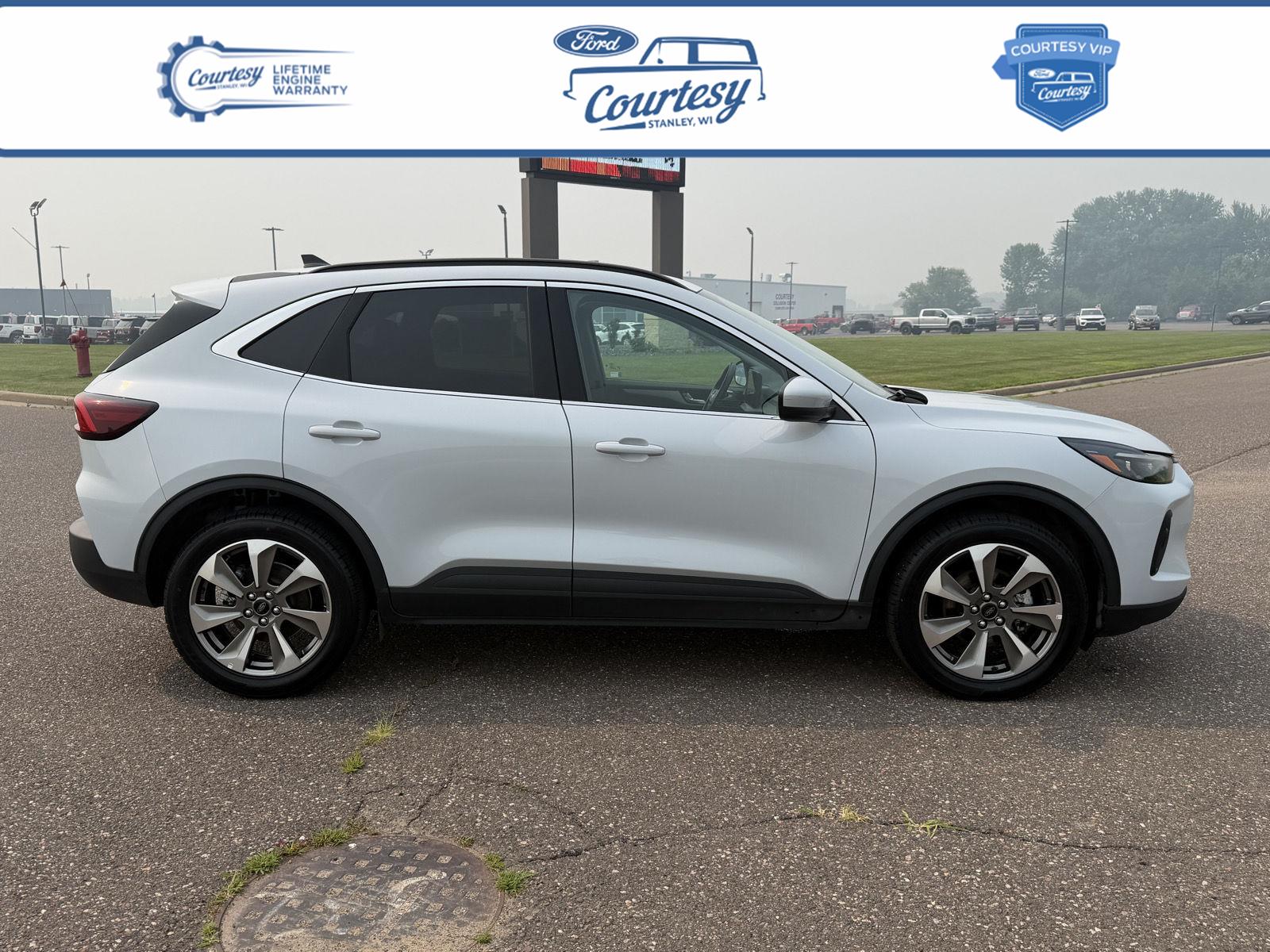 Space Silver Metallic 2025 Ford Escape SUV / Crossover All-Wheel Drive Continuously Variable Transmission