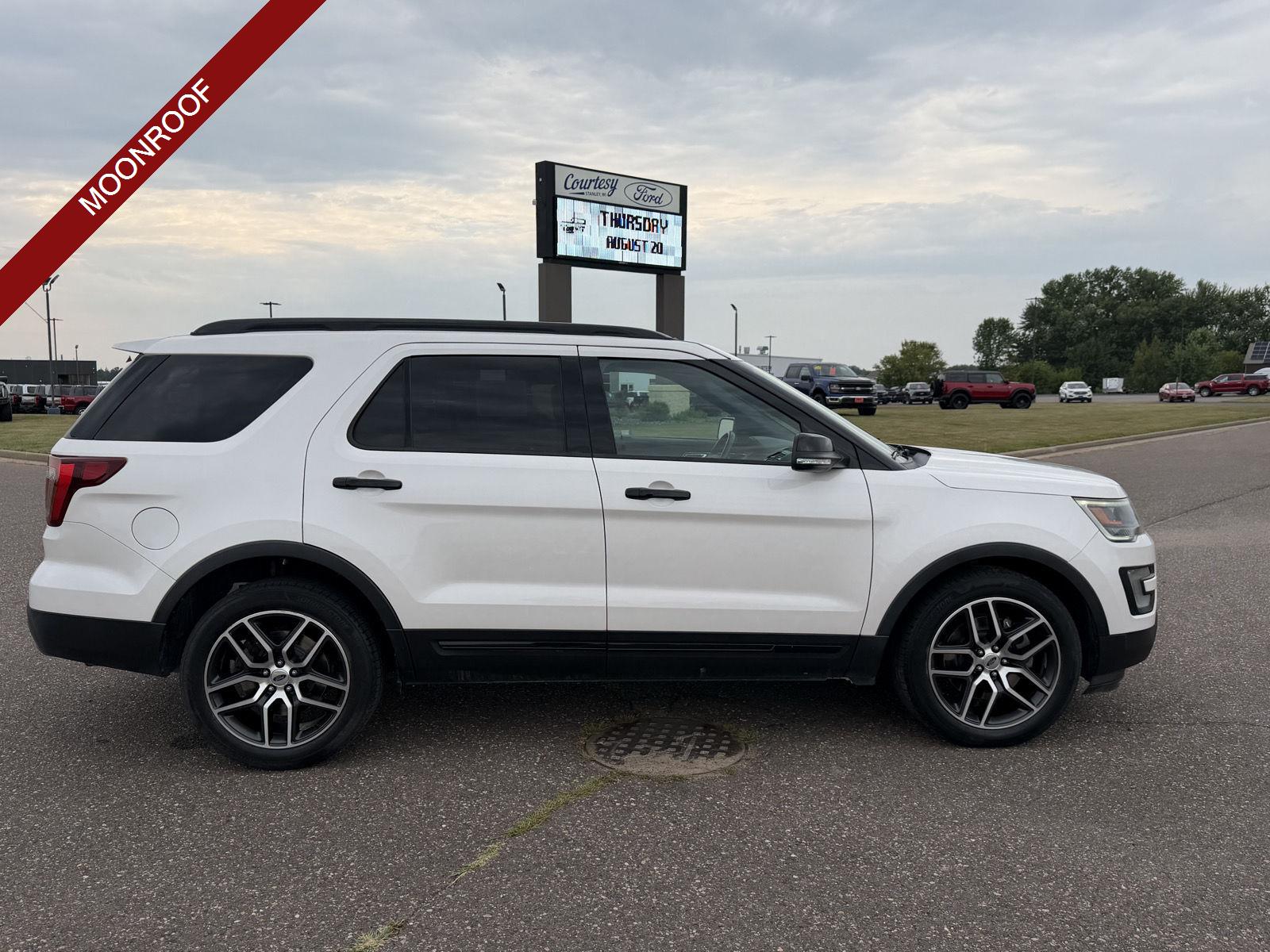 White Platinum Metallic Tri-Coat 2017 Ford Explorer SUV / Crossover All-Wheel Drive 6-Speed Automatic