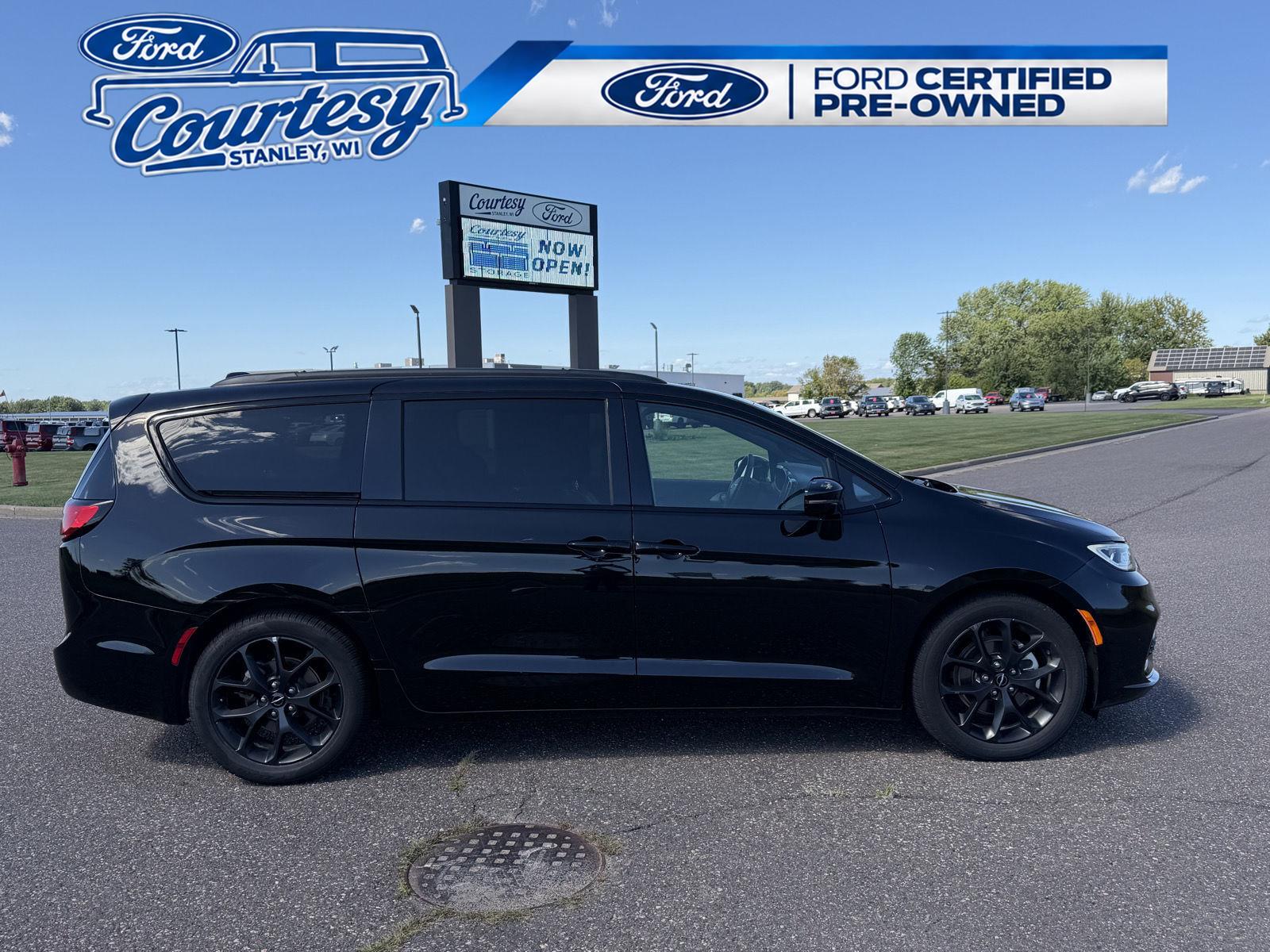 2025 Chrysler Pacifica Limited FWD