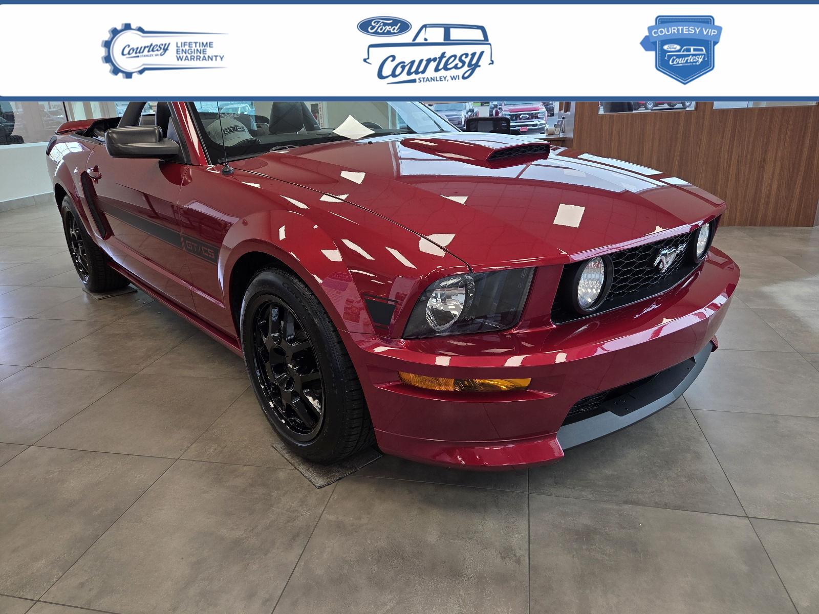  2007 Ford Mustang Convertible Rear-Wheel Drive 5-Speed Manual