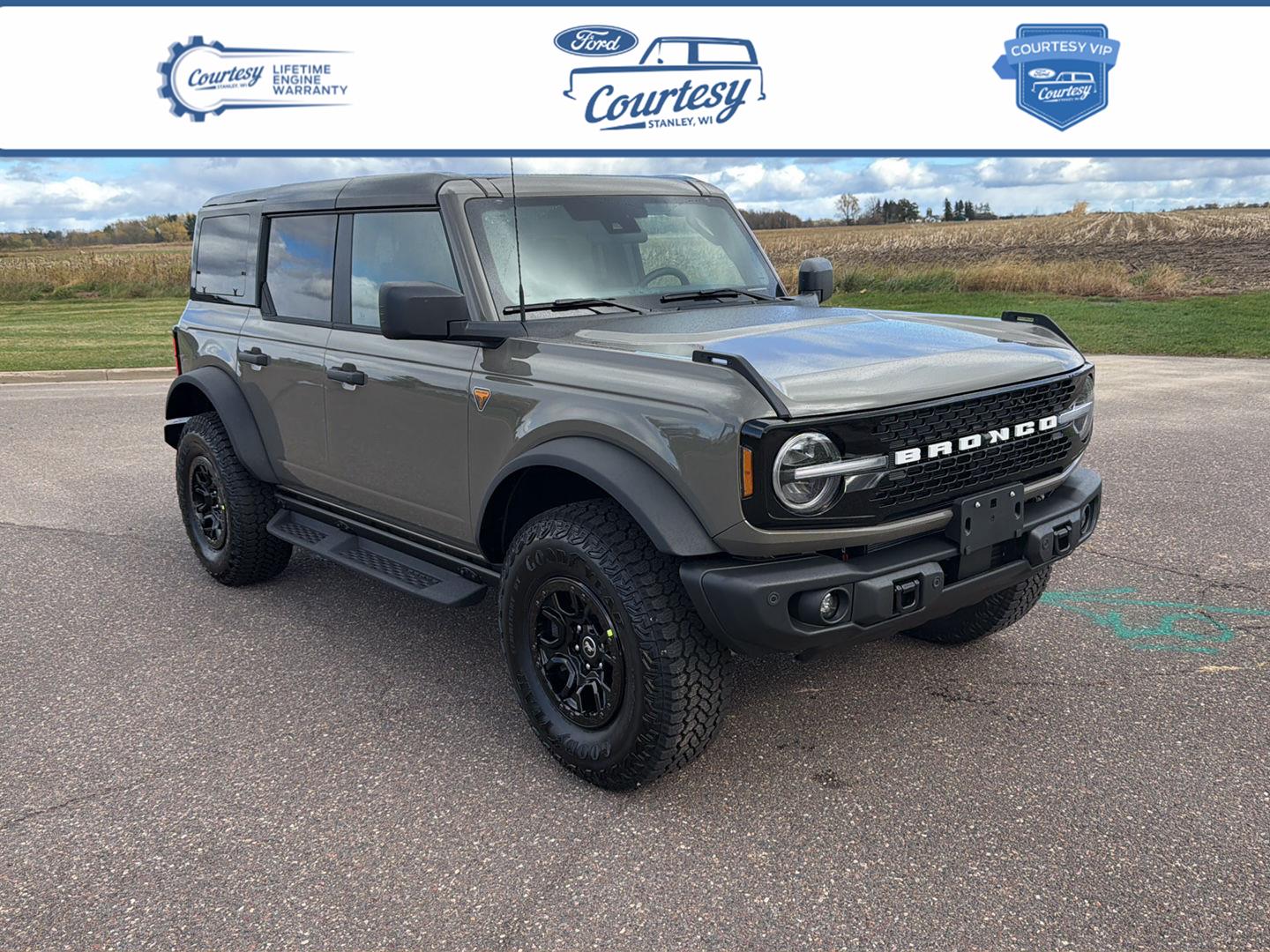 Marsh Gray 2026 Ford Bronco SUV / Crossover Four-Wheel Drive 7-Speed Manual