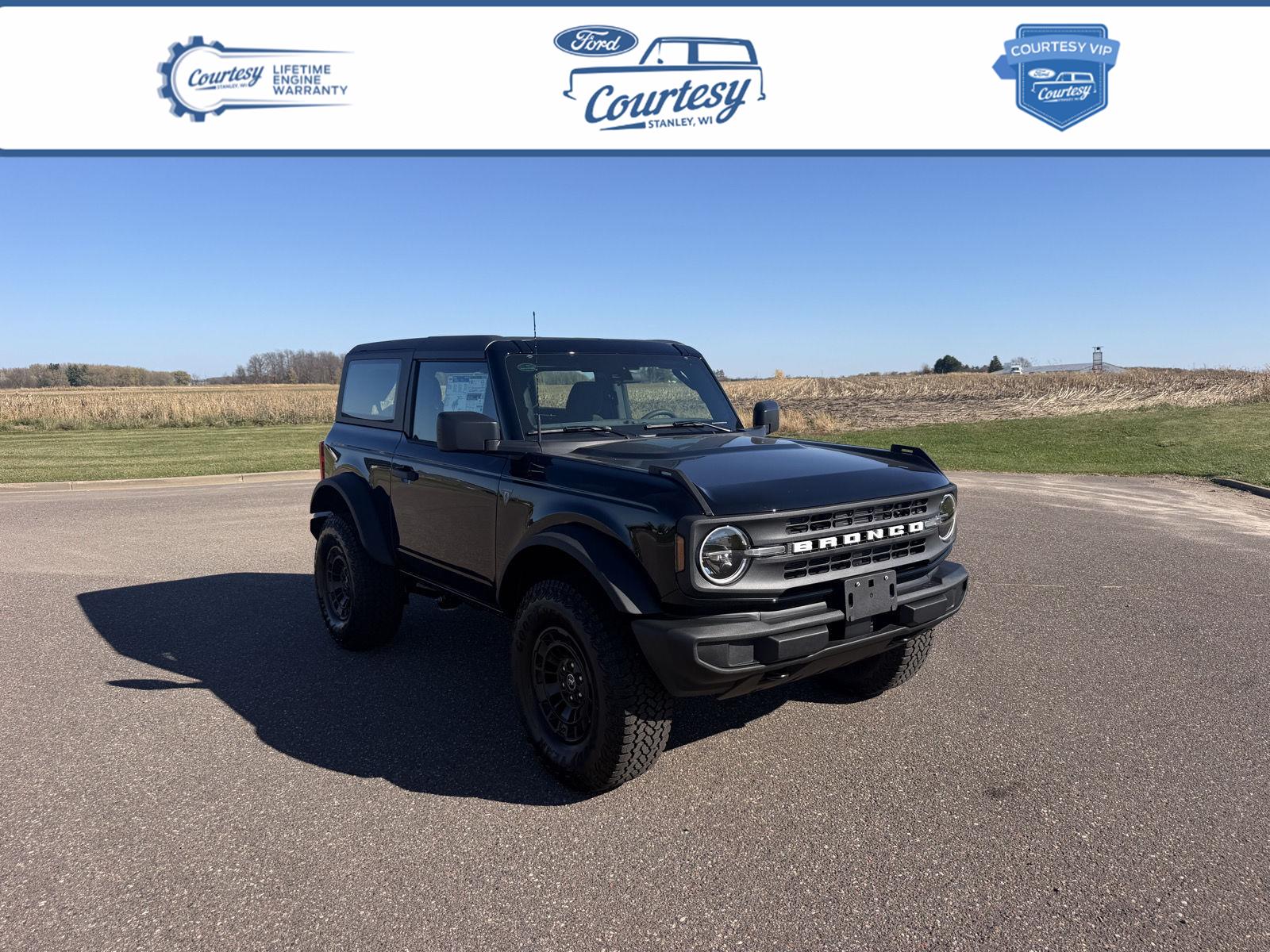 Shadow Black 2026 Ford Bronco SUV / Crossover Four-Wheel Drive 7-Speed Manual