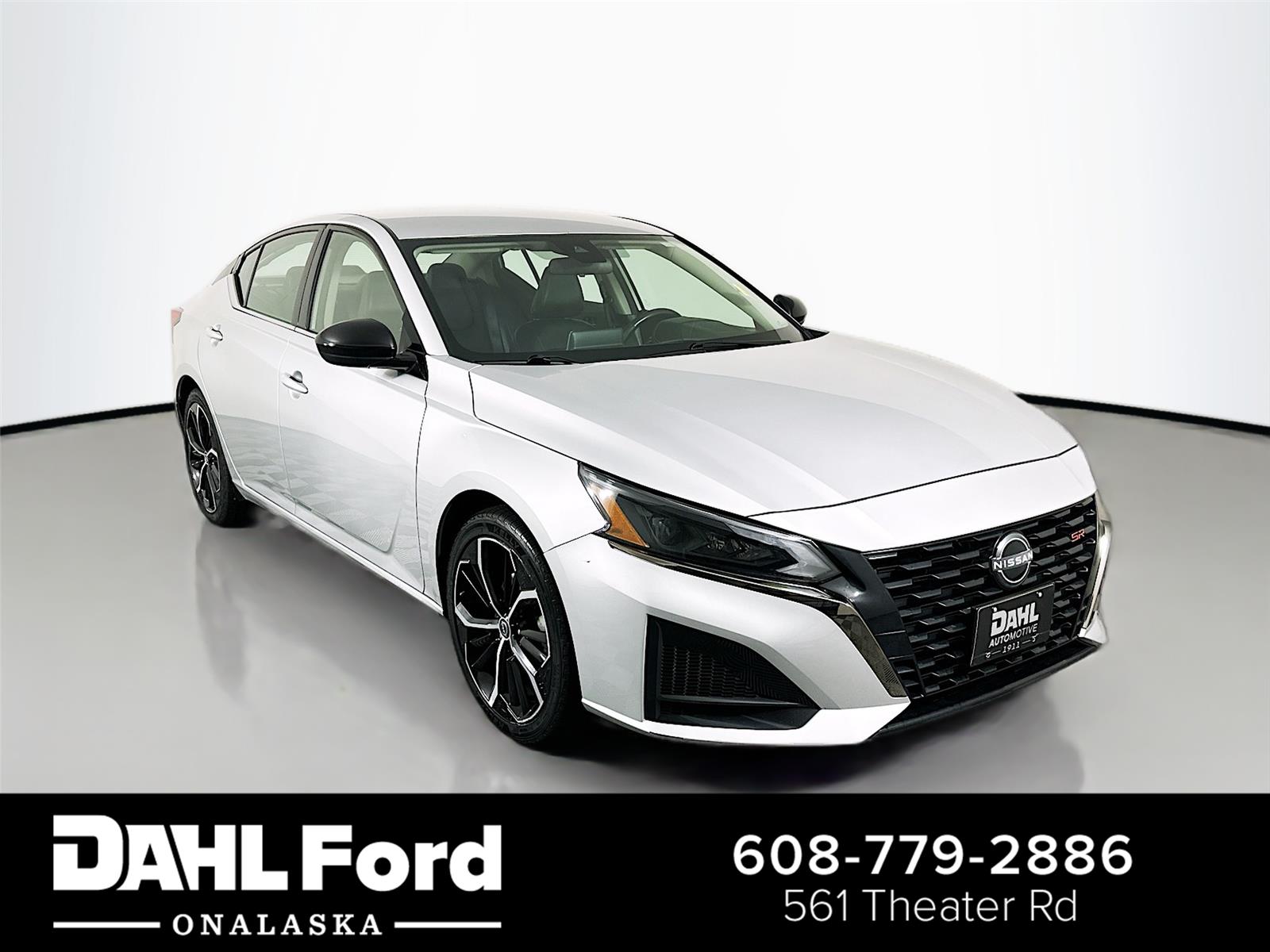 Brilliant Silver Metallic 2024 Nissan Altima 2.5 SR FWD Sedan Front-Wheel Drive Continuously Variable Transmission