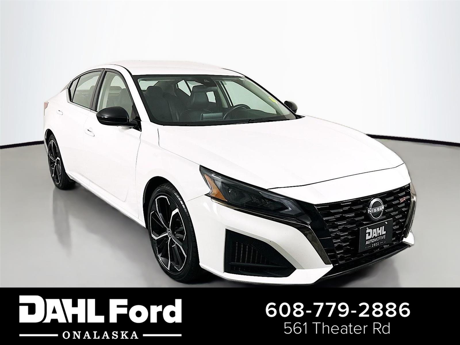 Glacier White 2024 Nissan Altima 2.5 SR FWD Sedan Front-Wheel Drive Continuously Variable Transmission