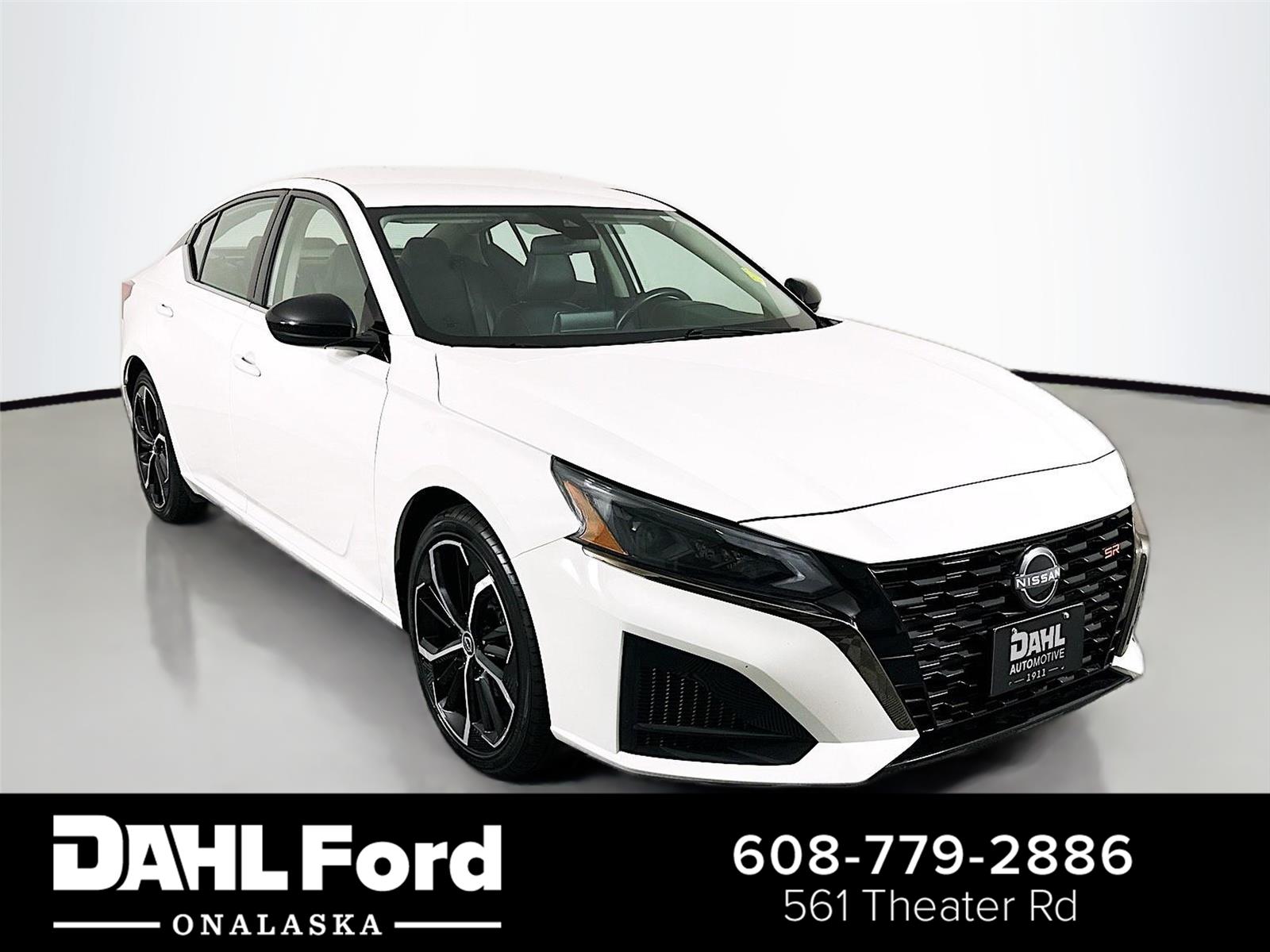 Glacier White 2024 Nissan Altima 2.5 SR FWD Sedan Front-Wheel Drive Continuously Variable Transmission