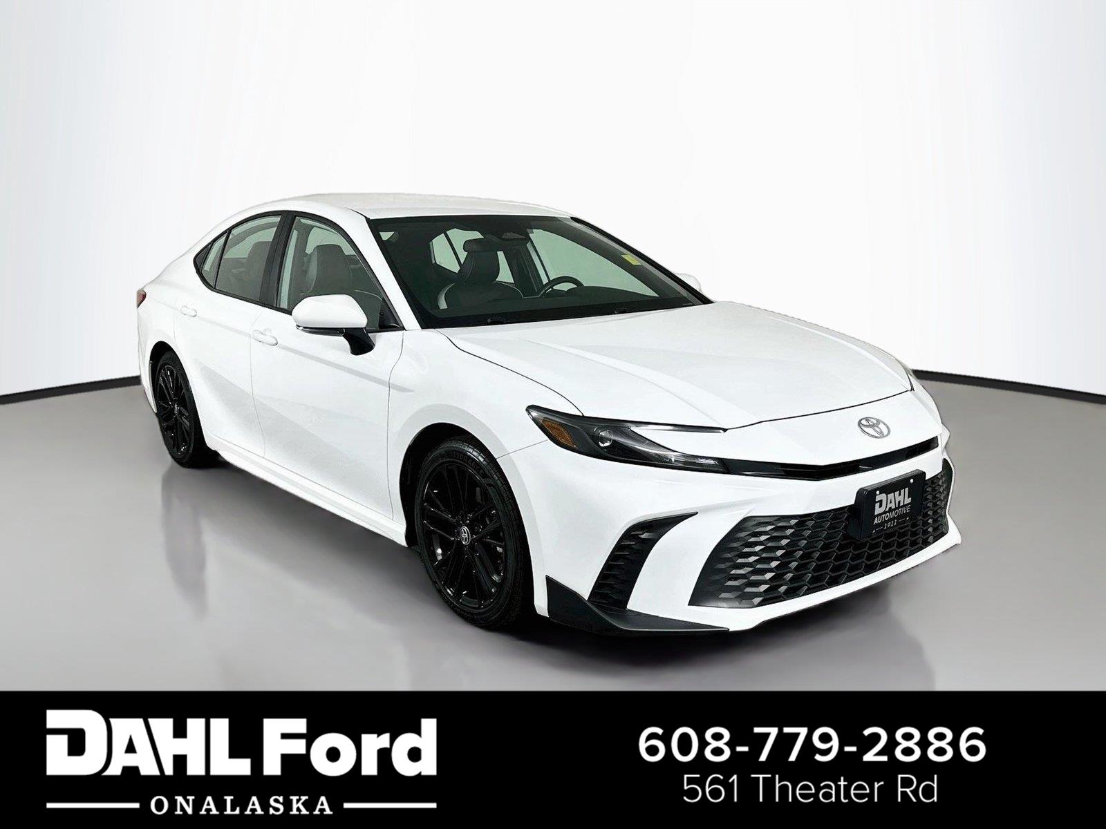  2025 Toyota Camry SE FWD   