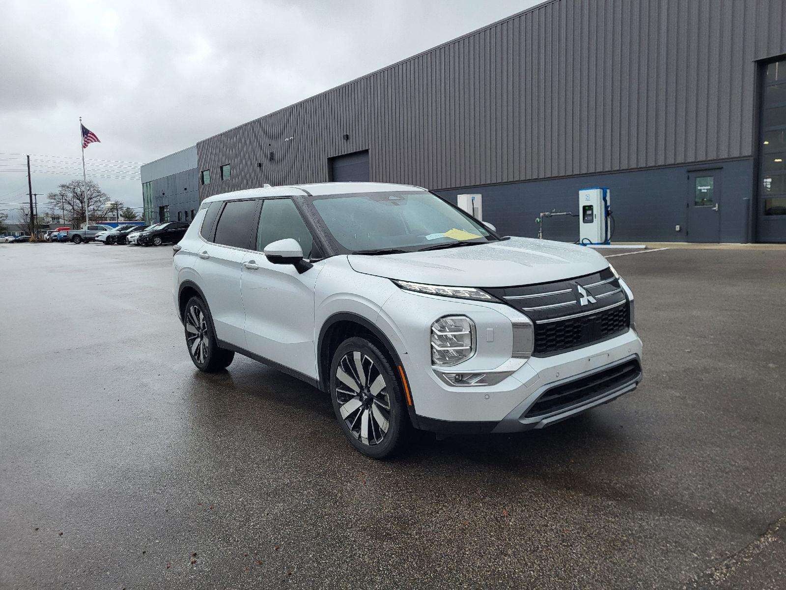 2025 Mitsubishi Outlander SE FWD