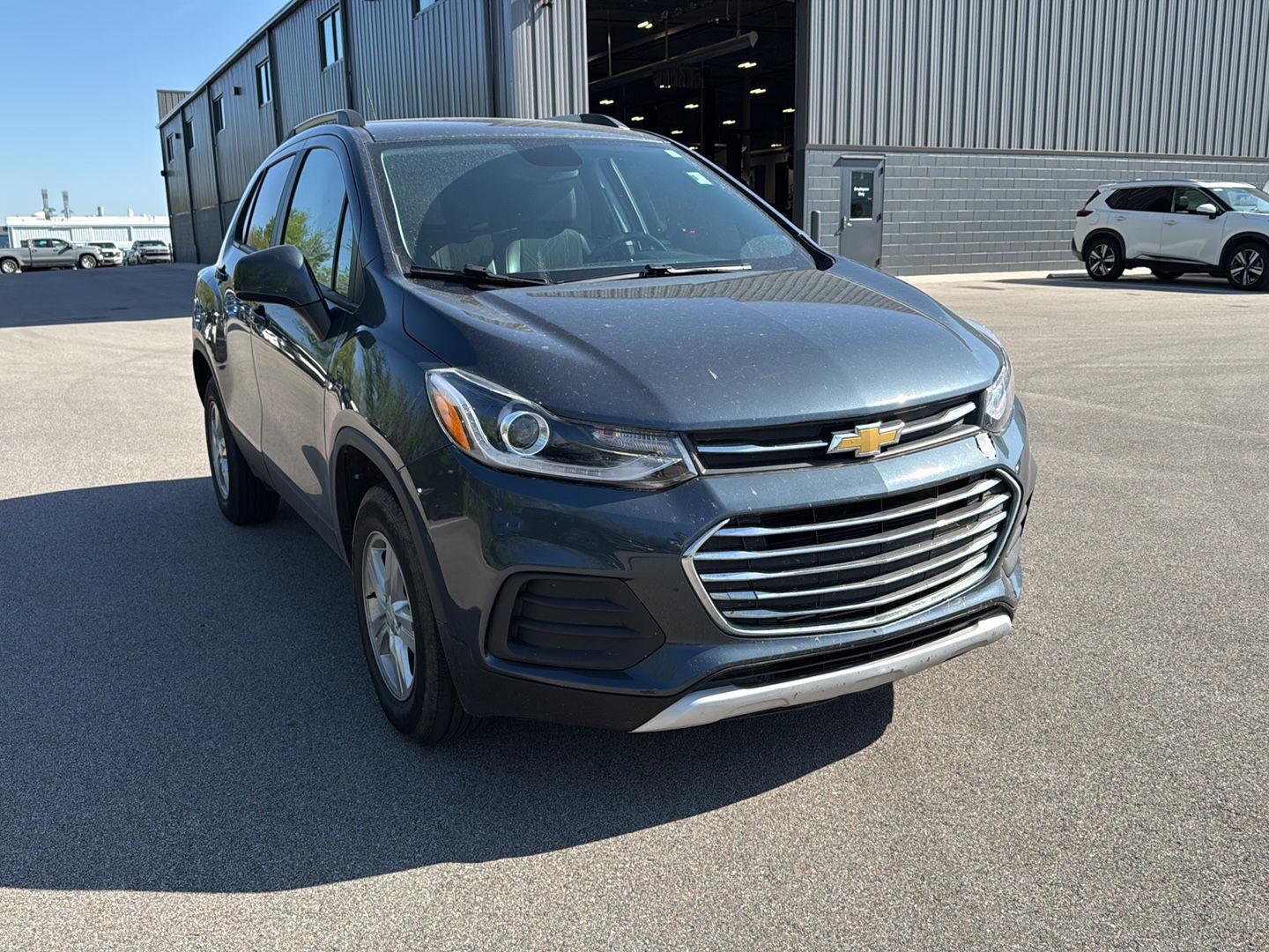 Shadow Gray Metallic 2022 Chevrolet Trax LT AWD SUV / Crossover All-Wheel Drive 6-Speed Automatic
