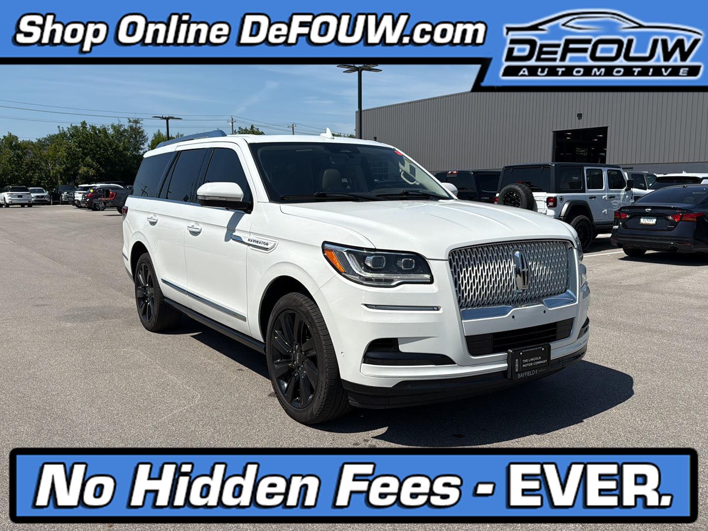 Pristine White Metallic Tri-Coat 2024 Lincoln Navigator SUV / Crossover Four-Wheel Drive Automatic
