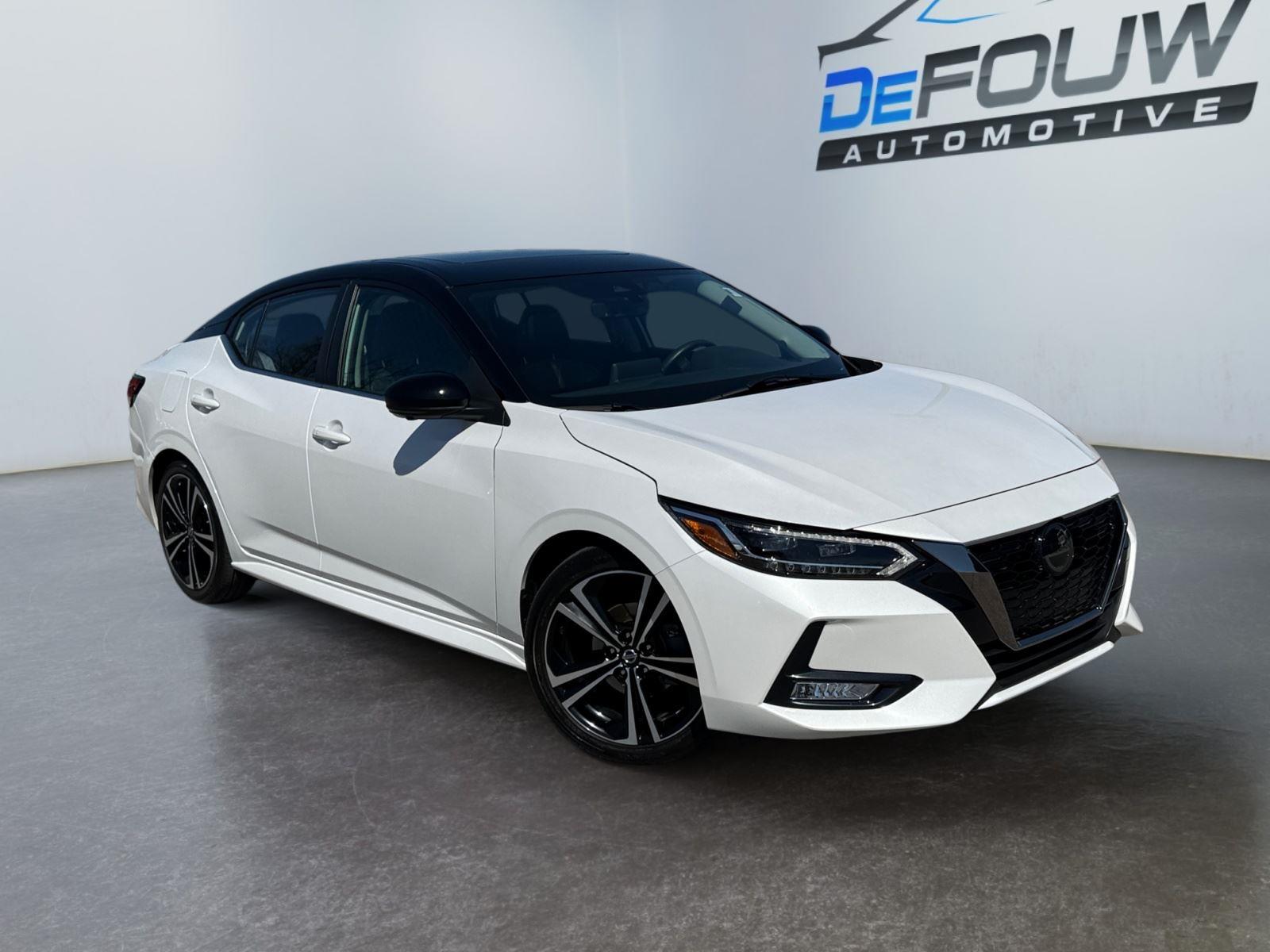 Aspen White Tricoat/Super Black 2023 Nissan Sentra SR FWD Sedan Front-Wheel Drive Continuously Variable Transmission