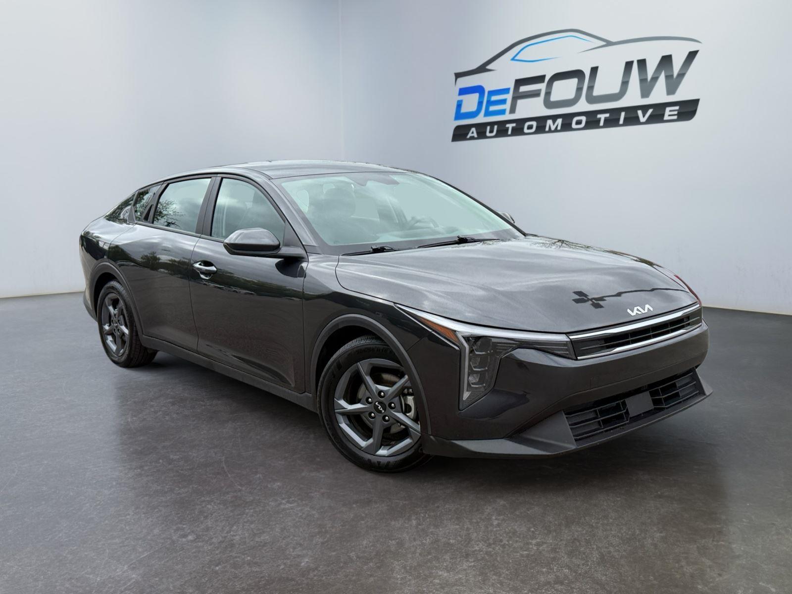 Interstellar Gray 2025 Kia K4 LXS FWD Sedan Front-Wheel Drive Continuously Variable Transmission