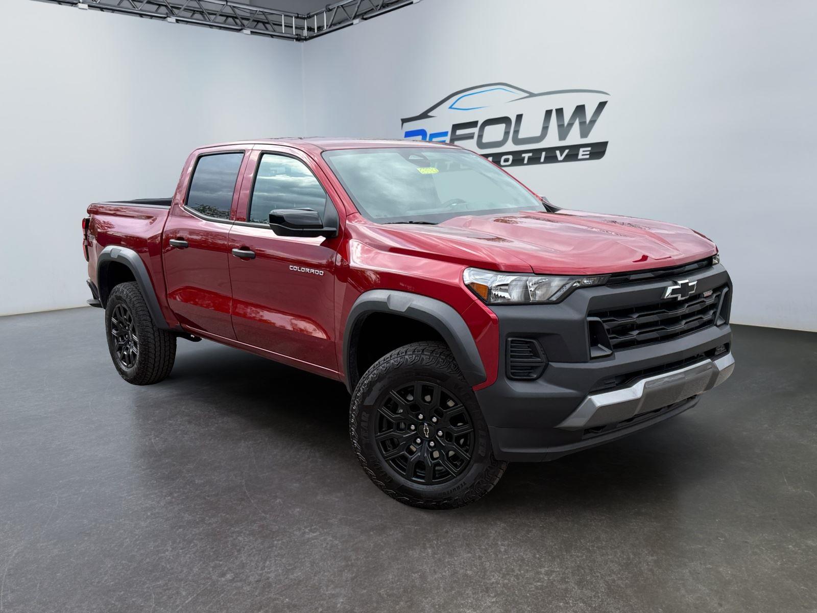 Radiant Red Tintcoat 2026 Chevrolet Colorado Trail Boss Crew Cab 4WD Pickup Truck Four-Wheel Drive 8-Speed Automatic