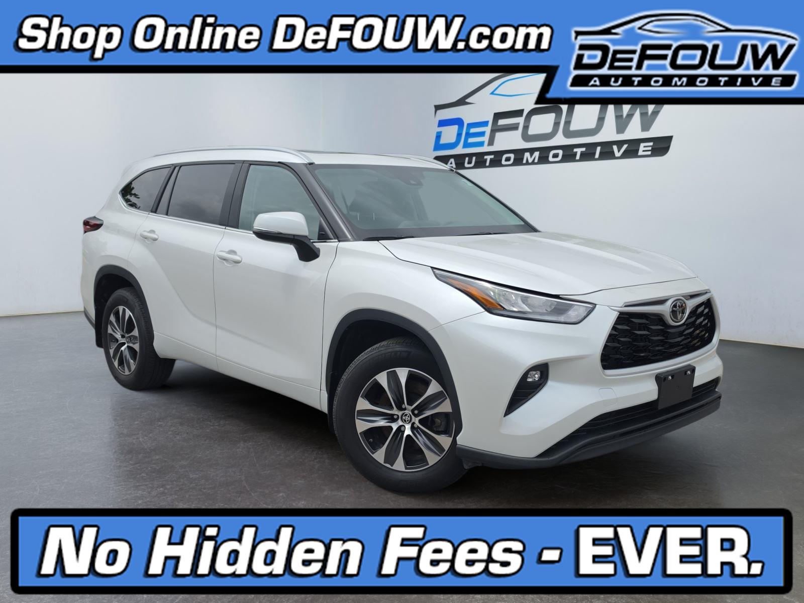 White (Wind Chill Pearl) 2025 Toyota Highlander LE AWD SUV / Crossover All-Wheel Drive Automatic