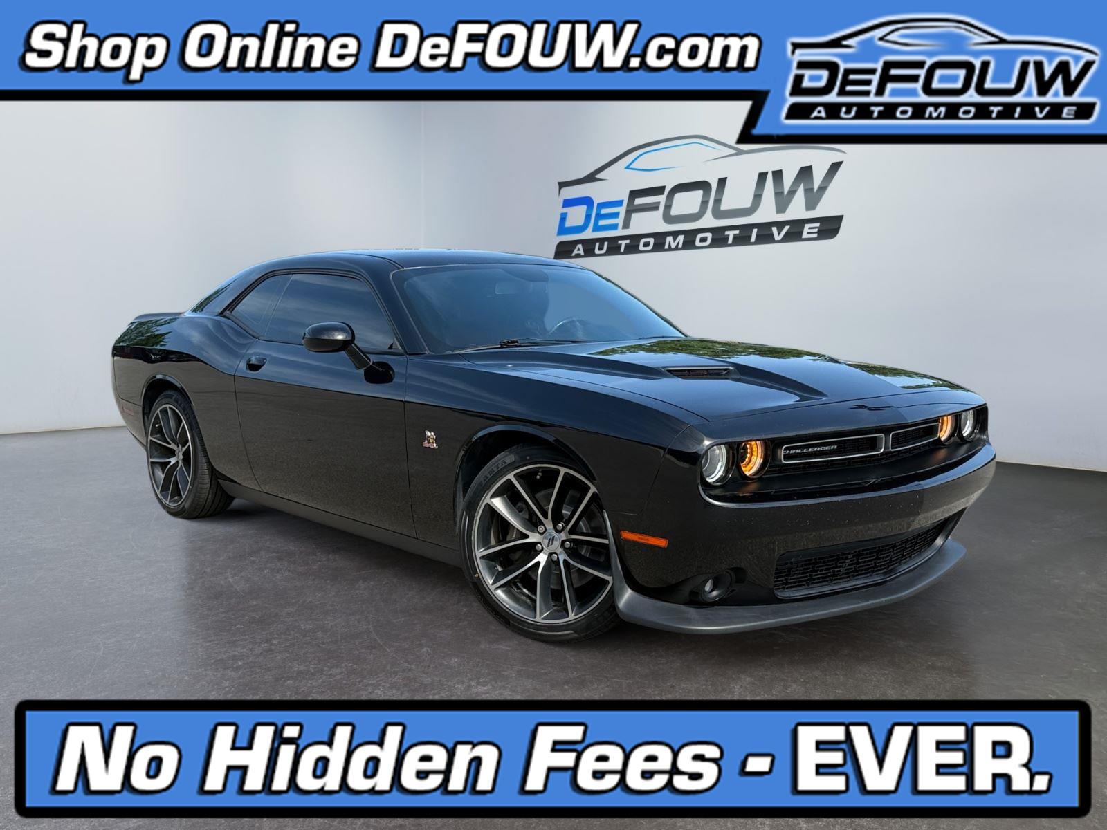 Pitch Black Clearcoat 2018 Dodge Challenger Coupe Rear-Wheel Drive 8-Speed Automatic