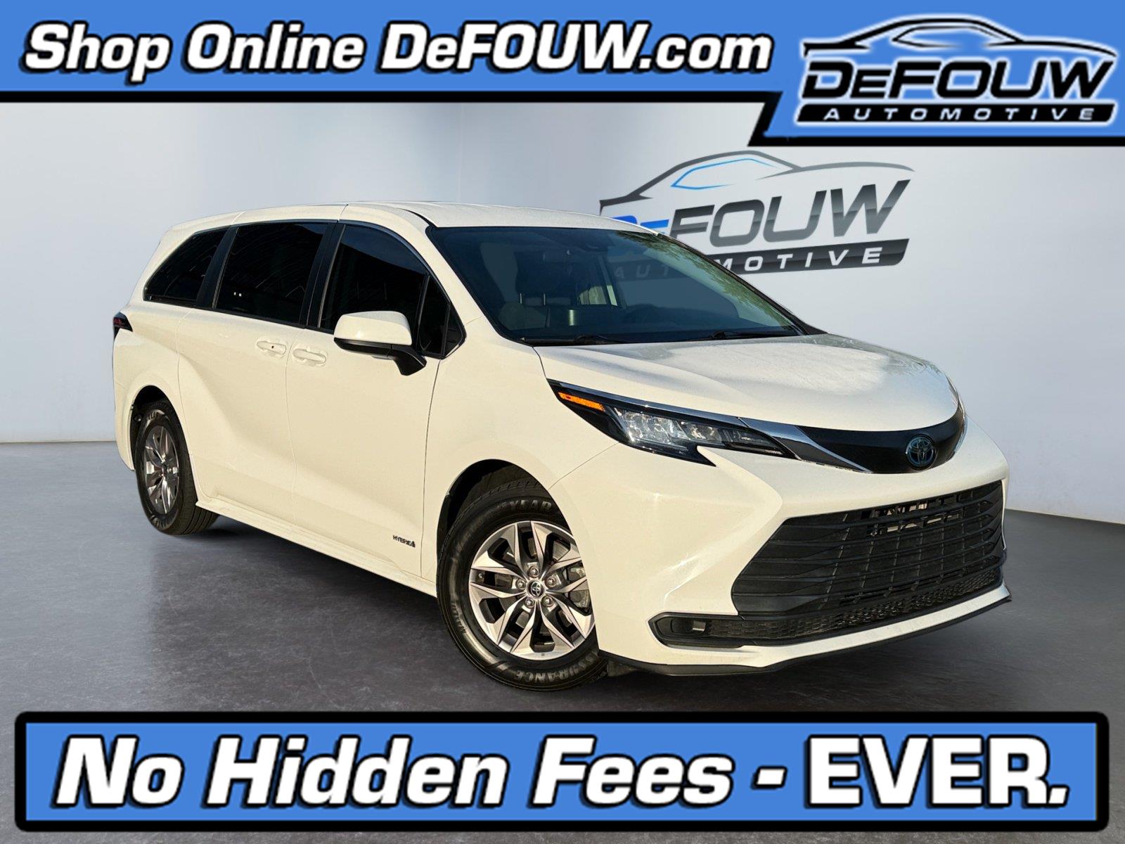 Super White 2021 Toyota Sienna Minivan Front-Wheel Drive Continuously Variable Transmission