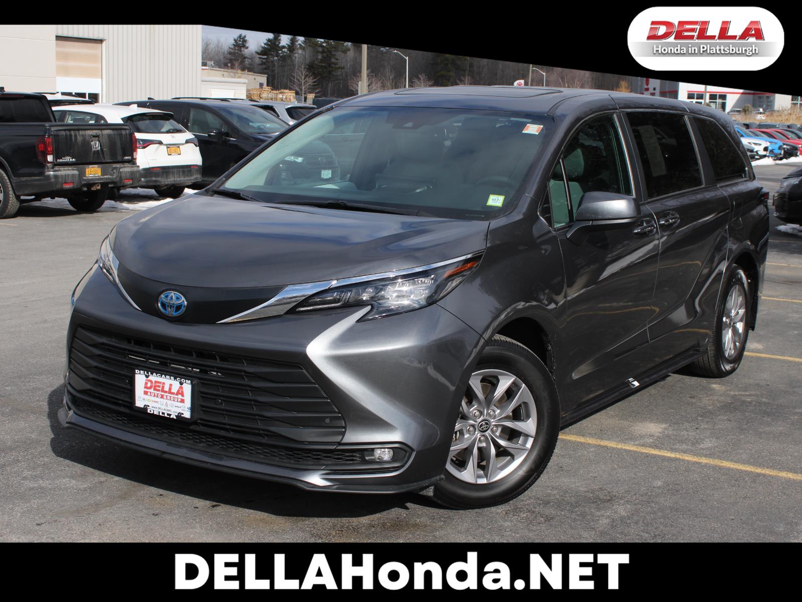 2025 Toyota Sienna XLE 7-Passenger AWD