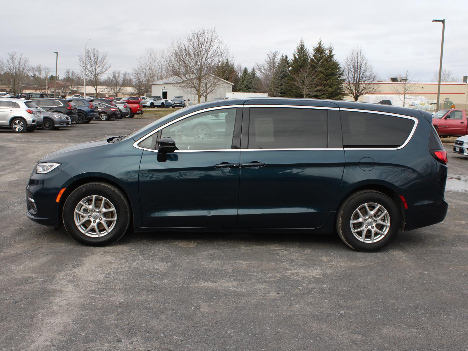 View vehicle photo 5