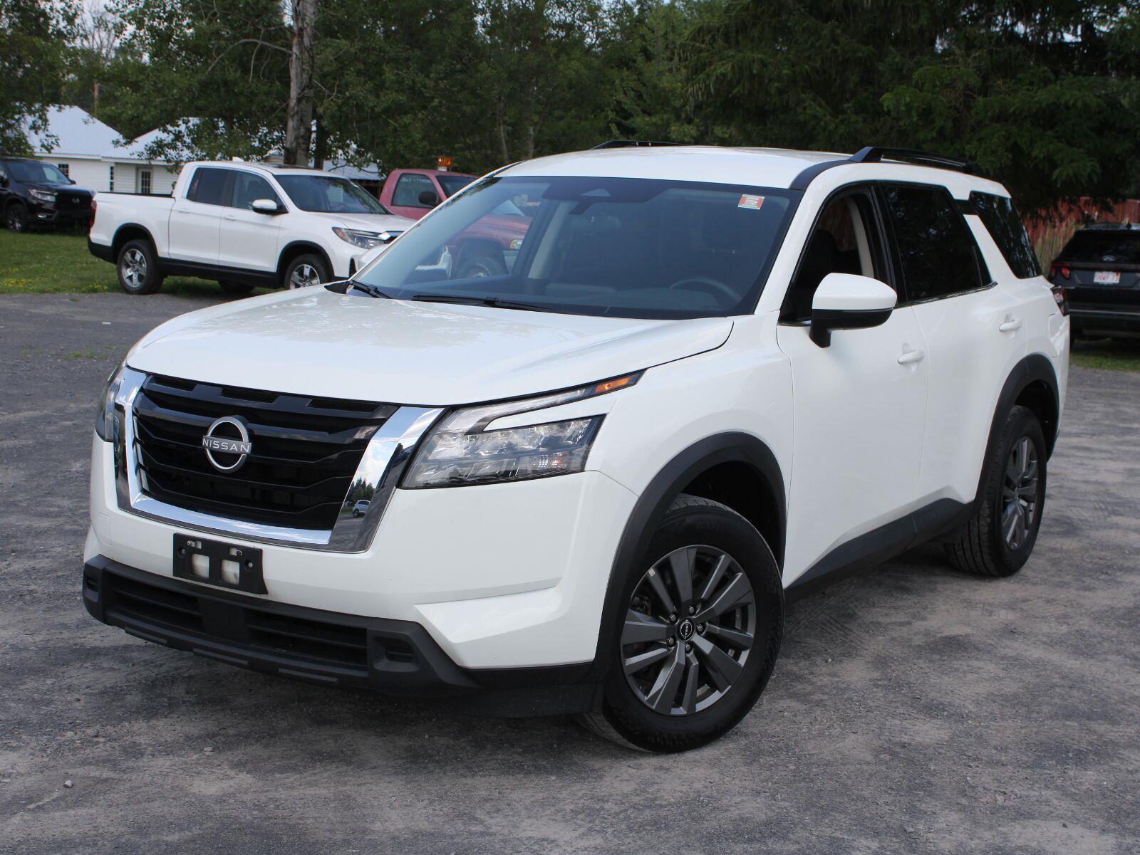 Glacier White 2025 Nissan Pathfinder SUV / Crossover All-Wheel Drive Automatic