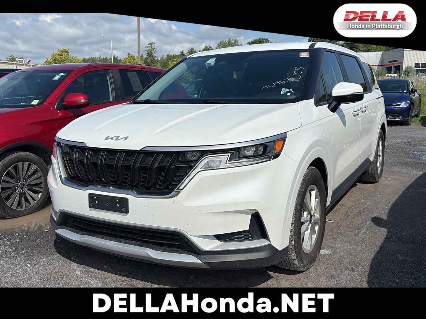 2024 Kia Carnival LX FWD