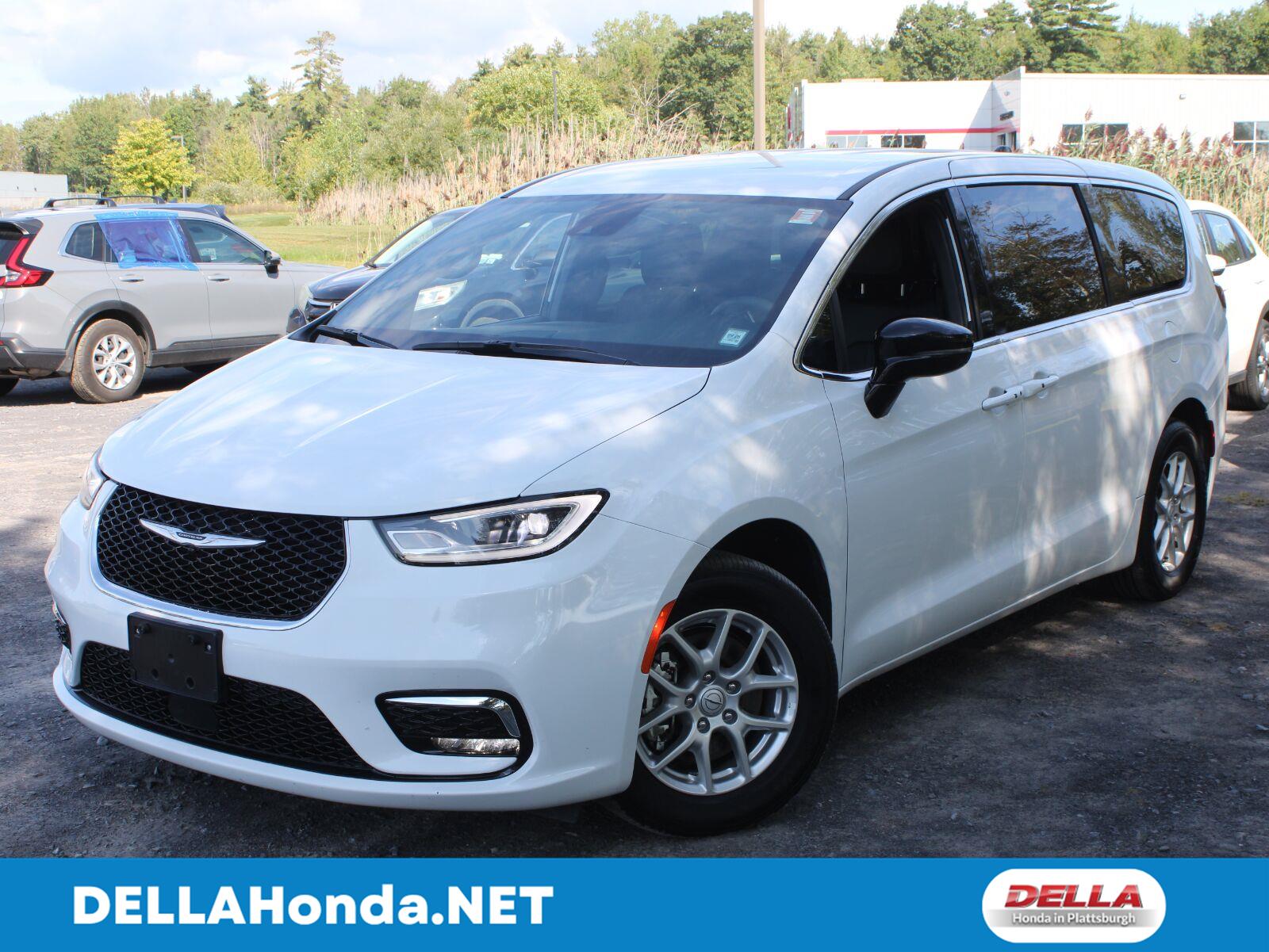 2026 Chrysler Pacifica Select FWD