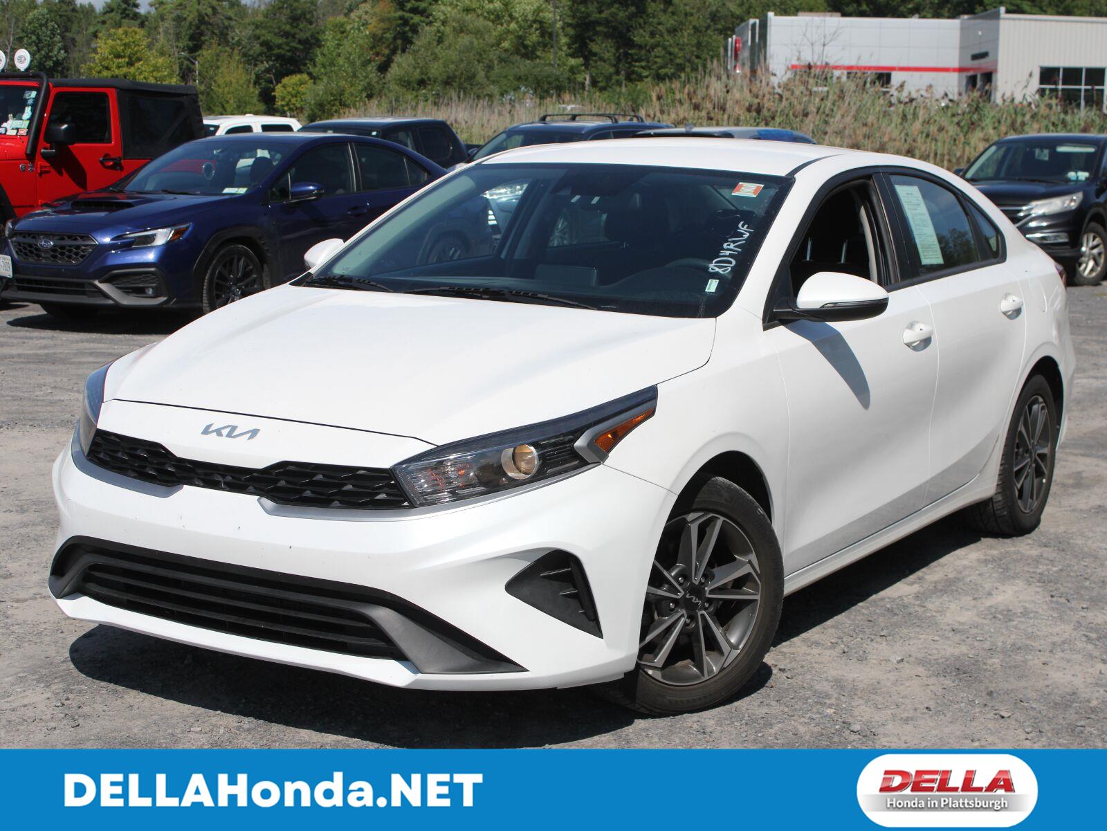 Snow White Pearl 2023 Kia Forte Sedan Front-Wheel Drive Continuously Variable Transmission