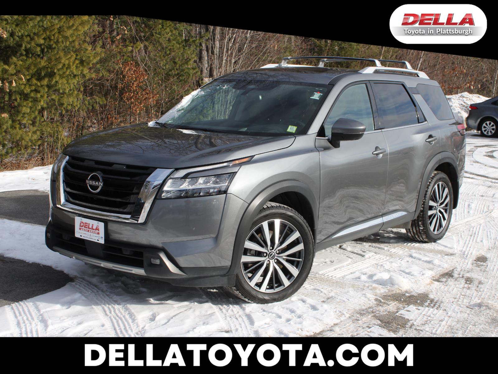 Gray (Gun Metallic) 2022 Nissan Pathfinder Platinum 4WD SUV / Crossover All-Wheel Drive Automatic