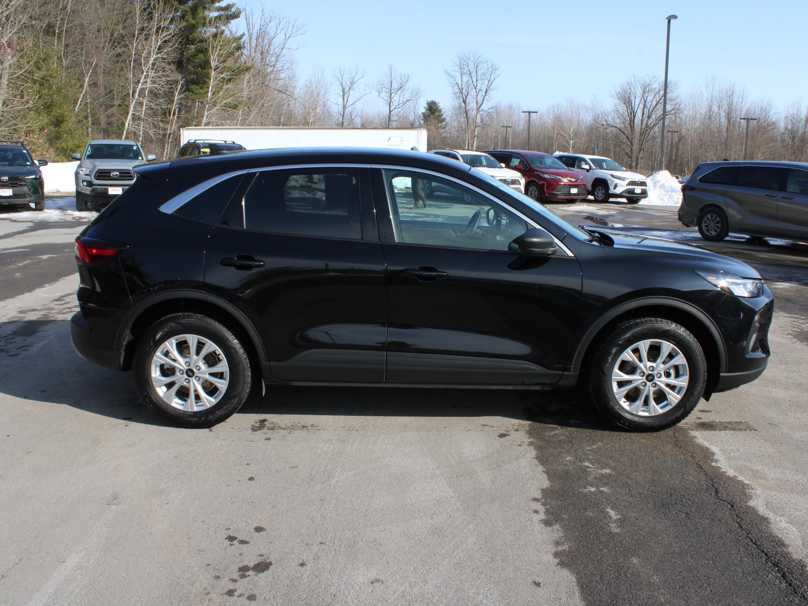 View vehicle photo 4