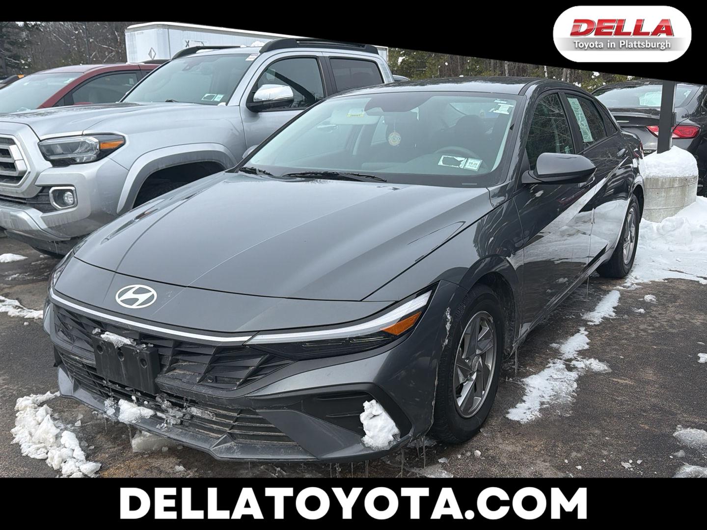 2024 Hyundai Elantra SE FWD