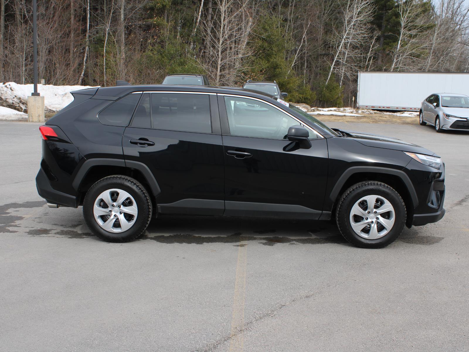 View vehicle photo 4