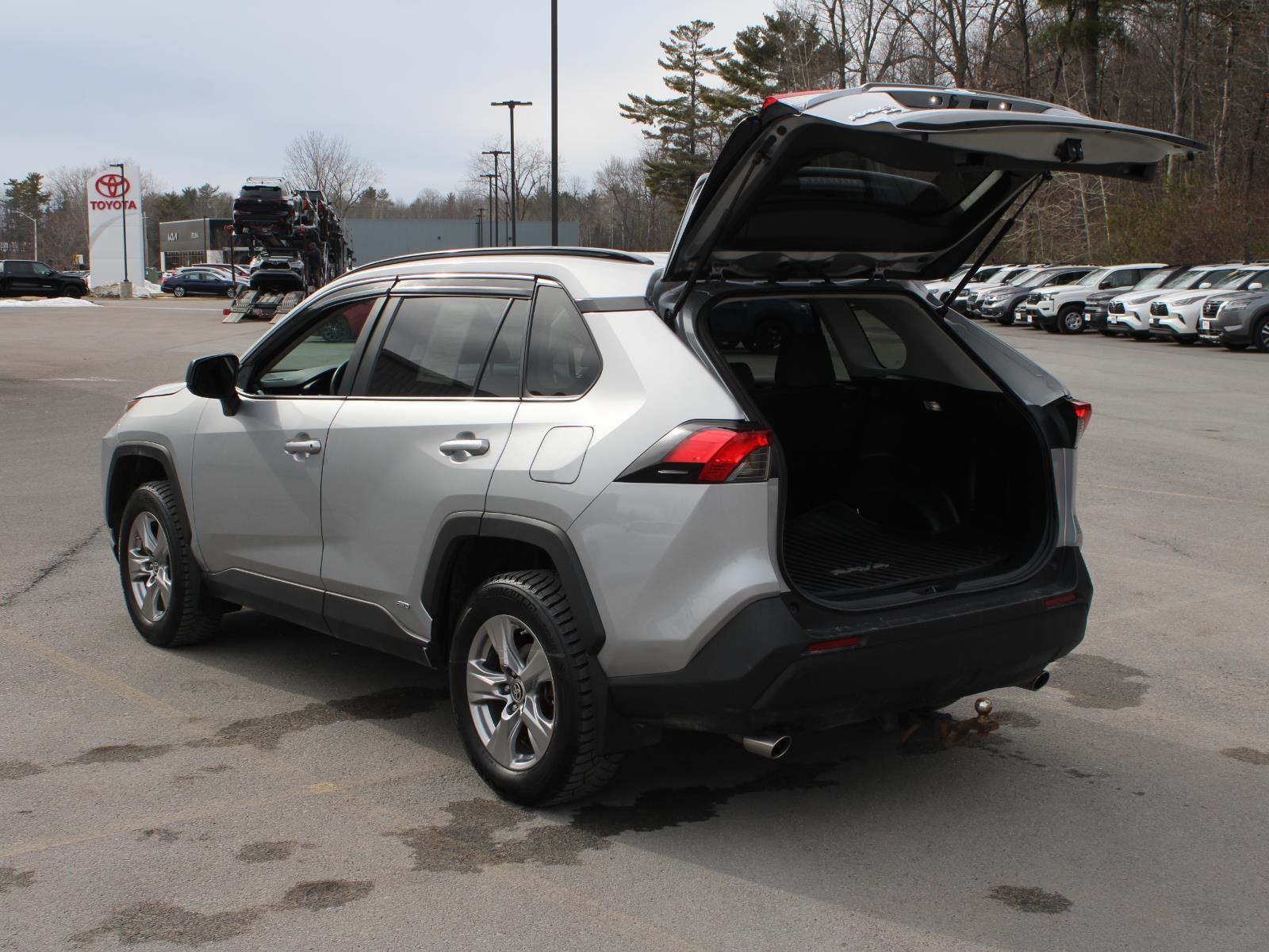 View vehicle photo 7