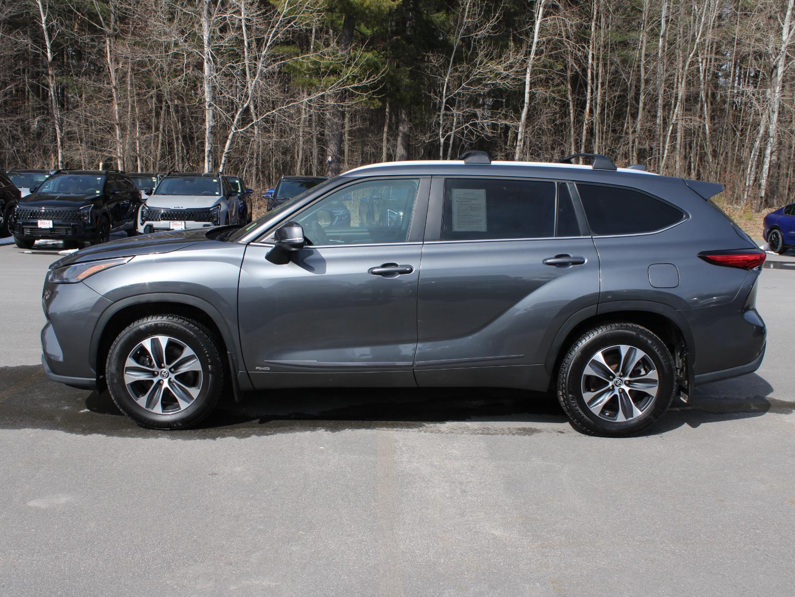 View vehicle photo 5